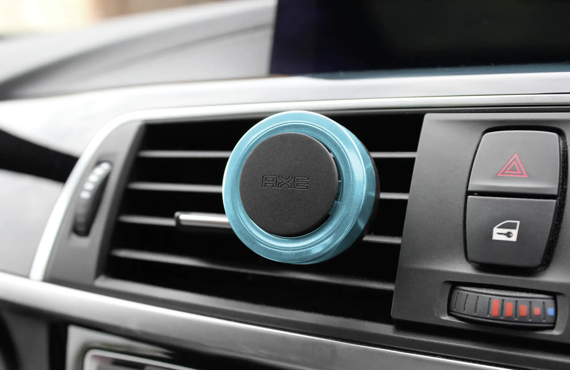 Axe Mini Vent Lufterfrischer Air Freshener Collision Leather & Cookie Axe Mini Vent Lufterfrischer Air Freshener Collision Leather & Cookie