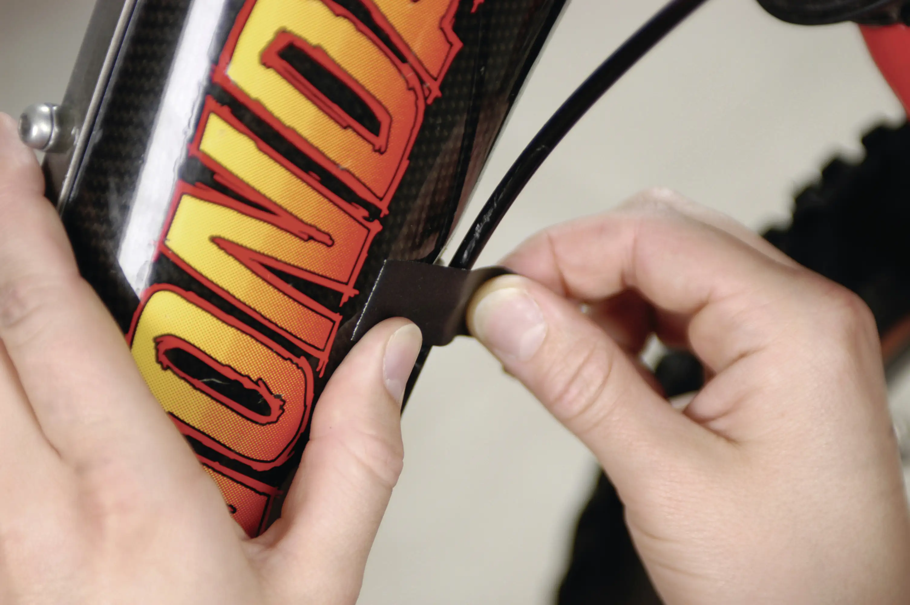 tesa extra Power Gewebeband Perfect 2,75 m x 19 mm, rot tesa extra Power Gewebeband Perfect 2,75 m x 19 mm, rot