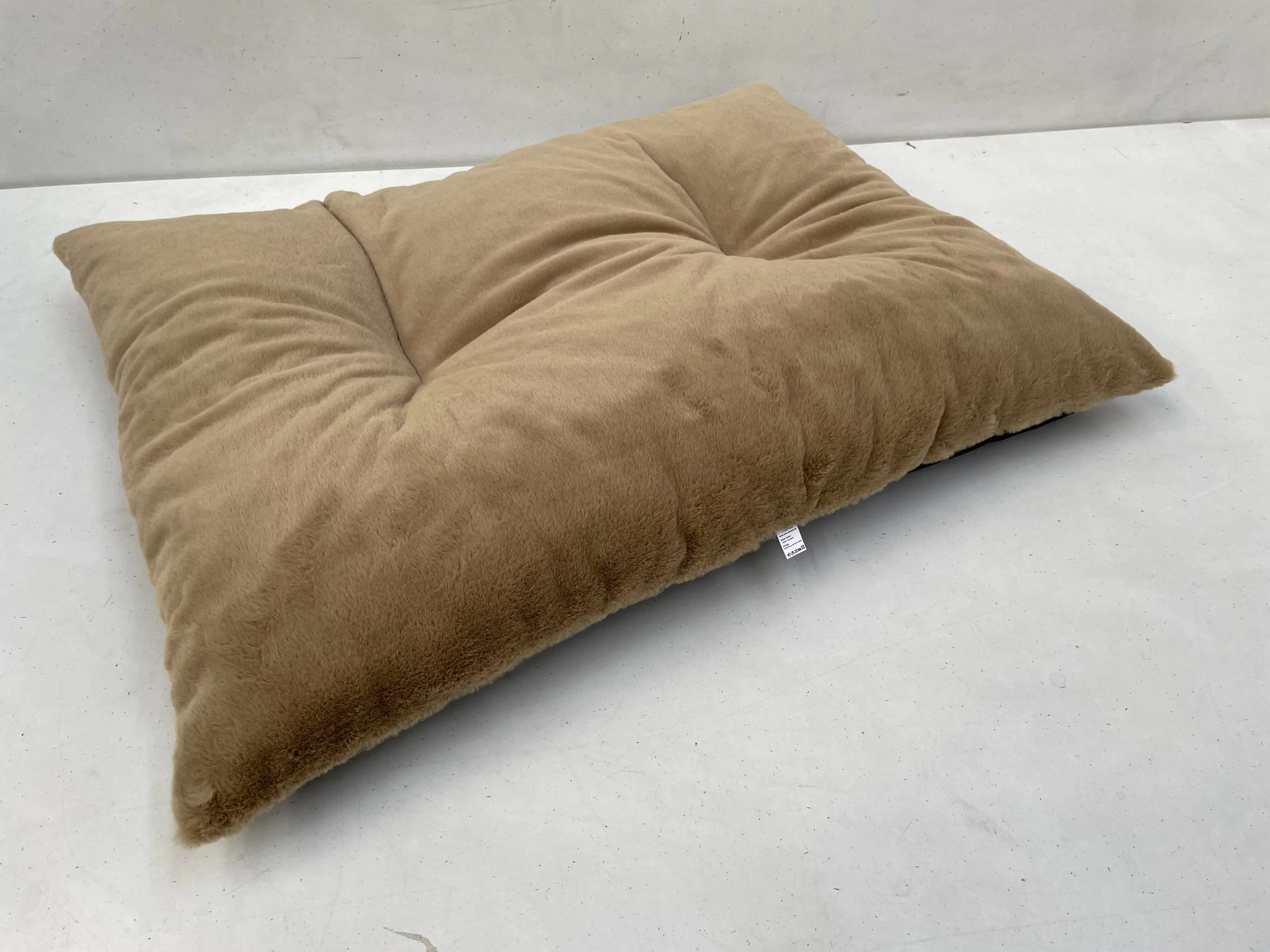 Ollesch Plüschkissen Ricci 82 x 62 cm Golden Brown Ollesch Plüschkissen Ricci 82 x 62 cm Golden Brown