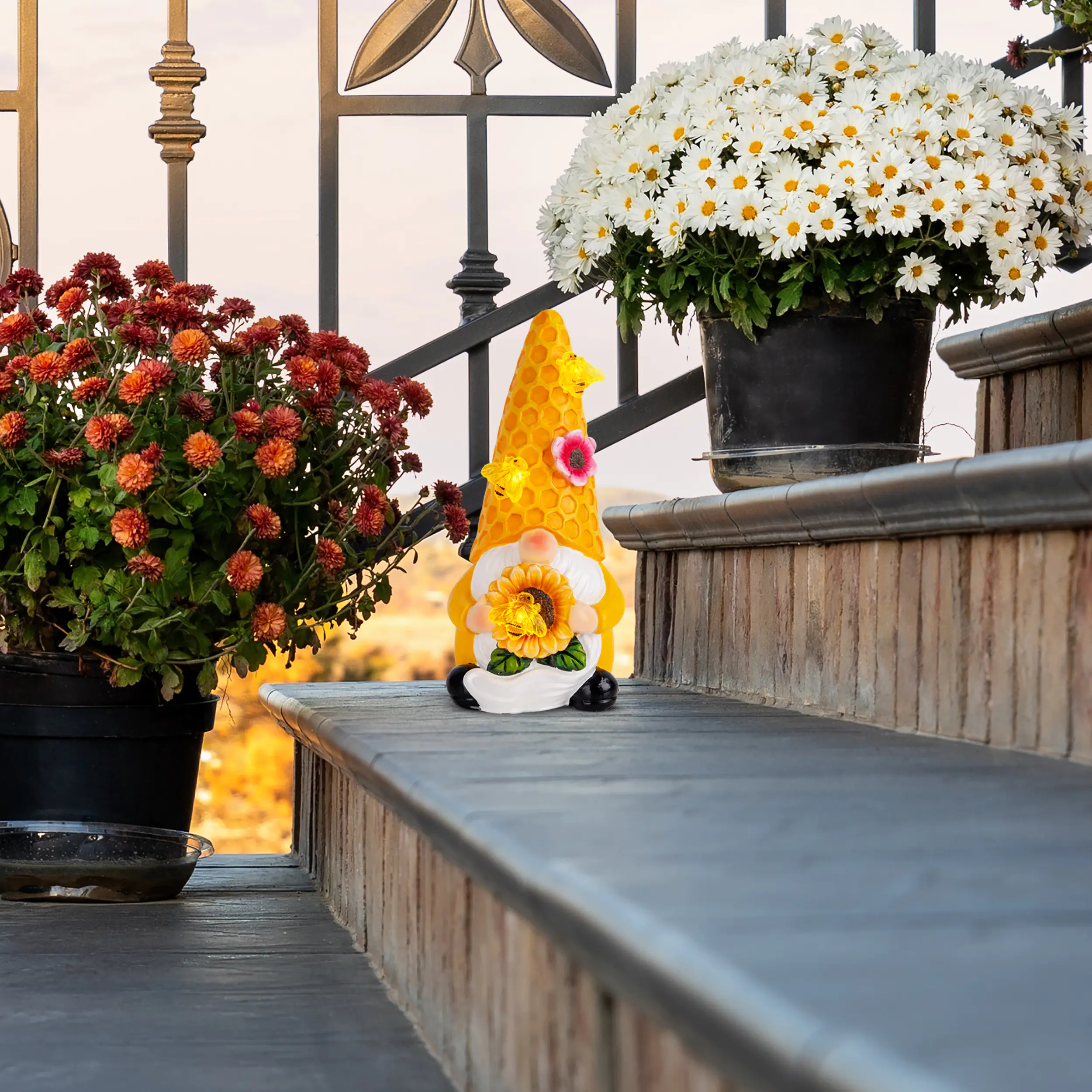 Light & More LED Solarleuchte Zwerg bunt