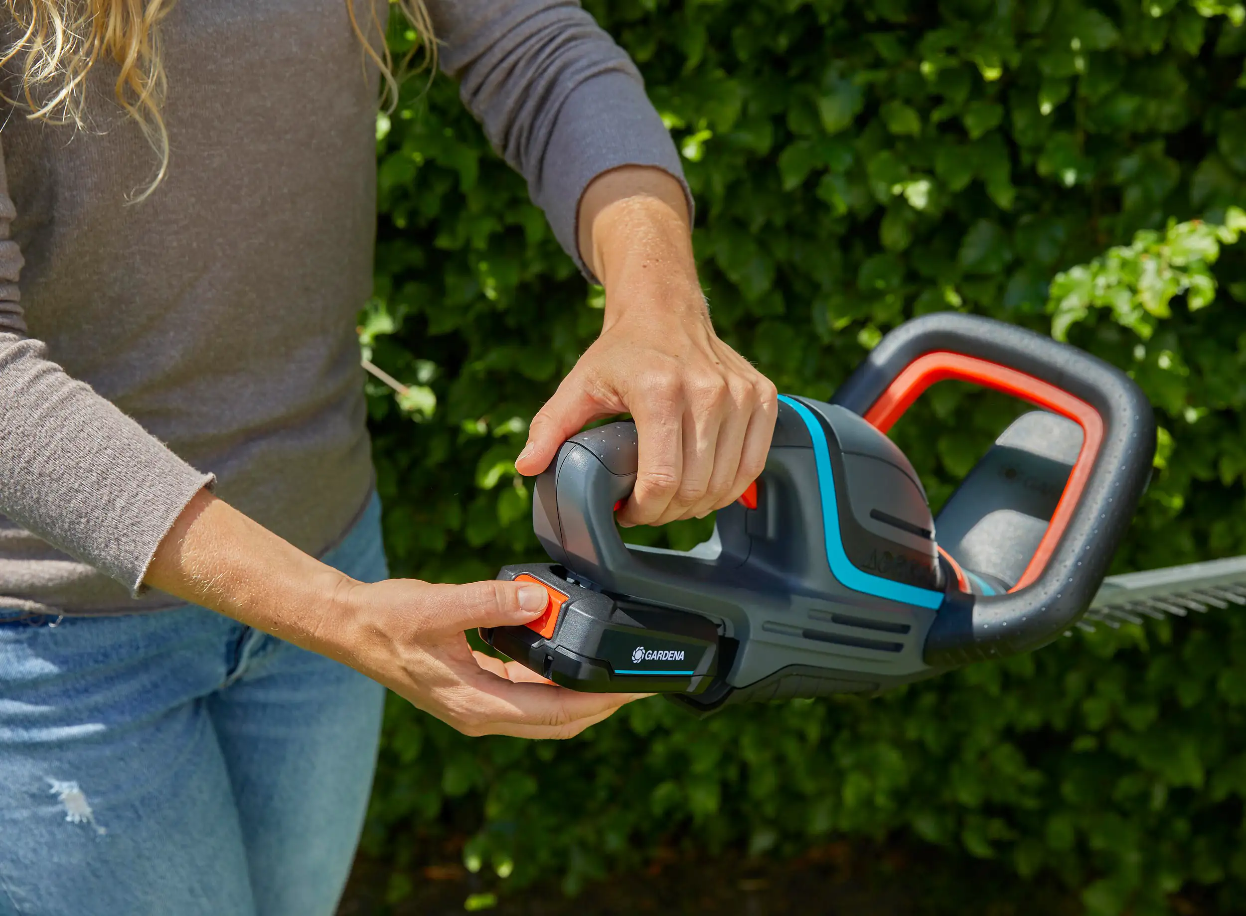 4078500054270_02 Gardena Akku Heckenschere ComfortCut 60/18V-P4A ohne Akku und Ladegerät