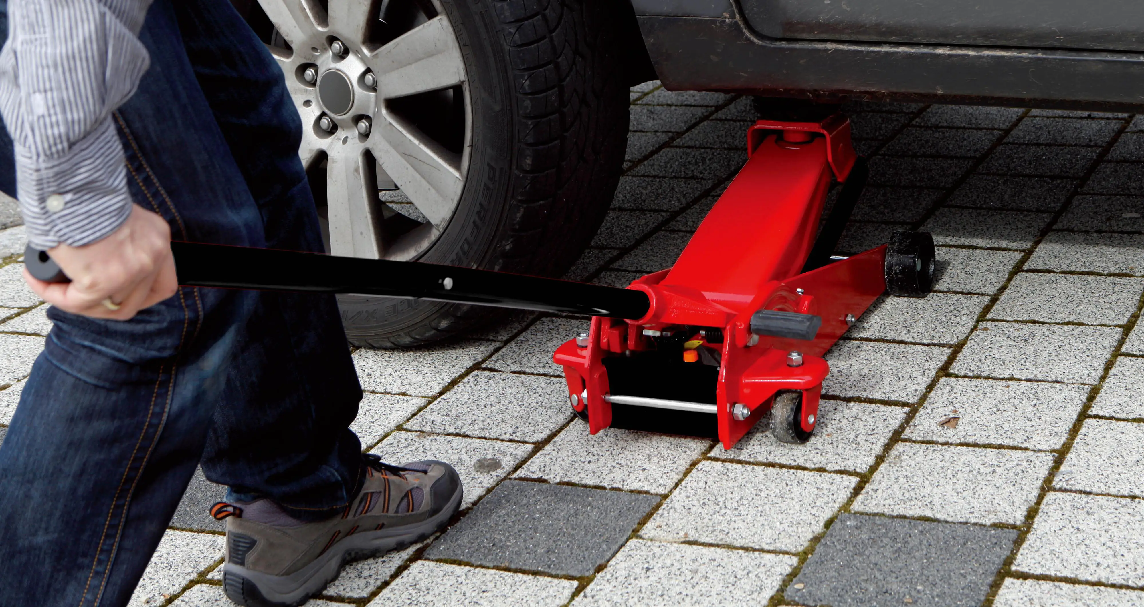 Primaster Profi Rangierwagenheber T83502 mit Schnellhubfunktion 3000kg Primaster Profi Rangierwagenheber T83502 mit Schnellhubfunktion 3000kg