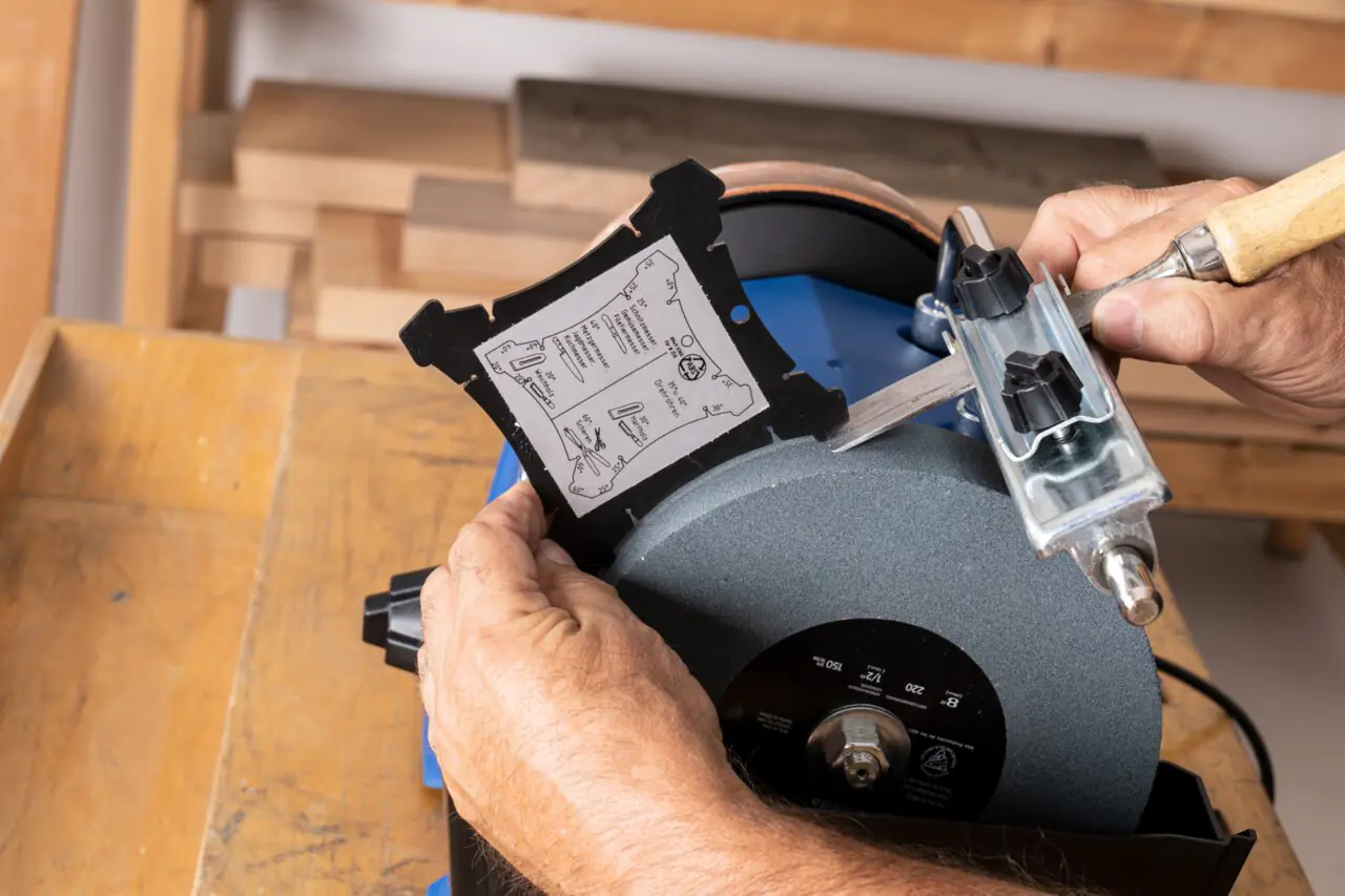 Scheppach Nass-Schleifsystem TIGER 5000S 150 W 120 U/min 200mm Korund-Schleifstein mit Messerschleifvorrichtung Scheppach Nass-Schleifsystem TIGER 5000S 150 W 120 U/min 200mm Korund-Schleifstein mit Messerschleifvorrichtung