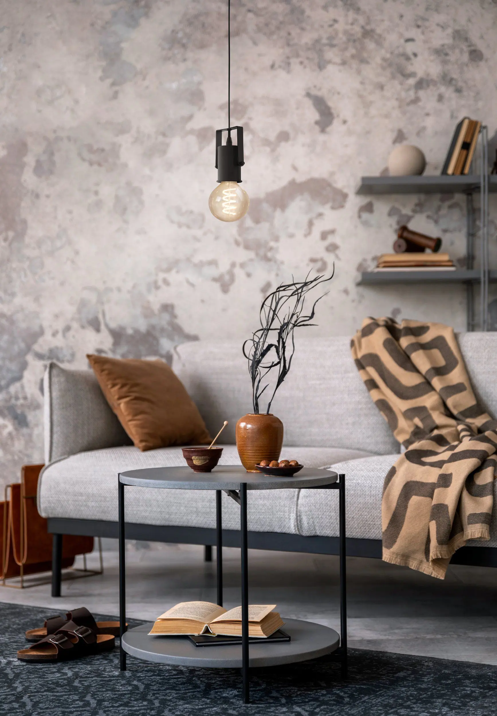 Eglo Pendelleuchte Calari schwarz, 9,5 x 6,5 x 150 cm E27 Eglo Pendelleuchte Calari schwarz, 9,5 x 6,5 x 150 cm E27