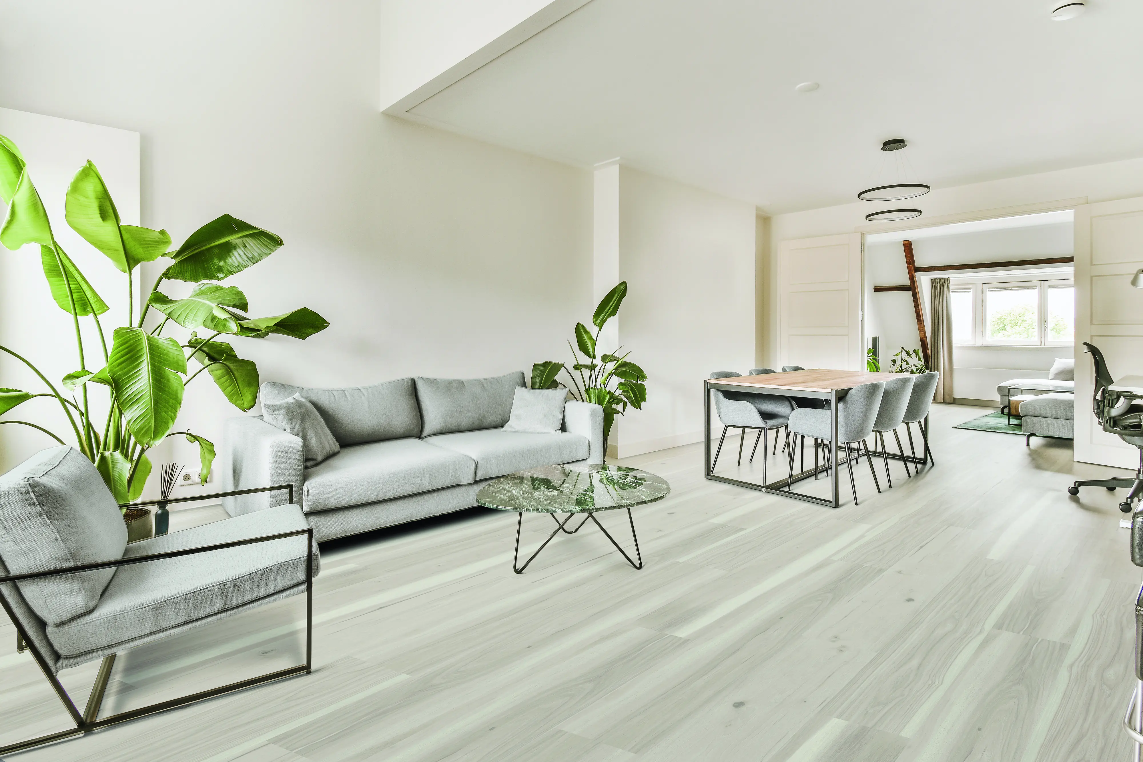 Designboden Vinyl CLICK'in skandinavische Esche weiß