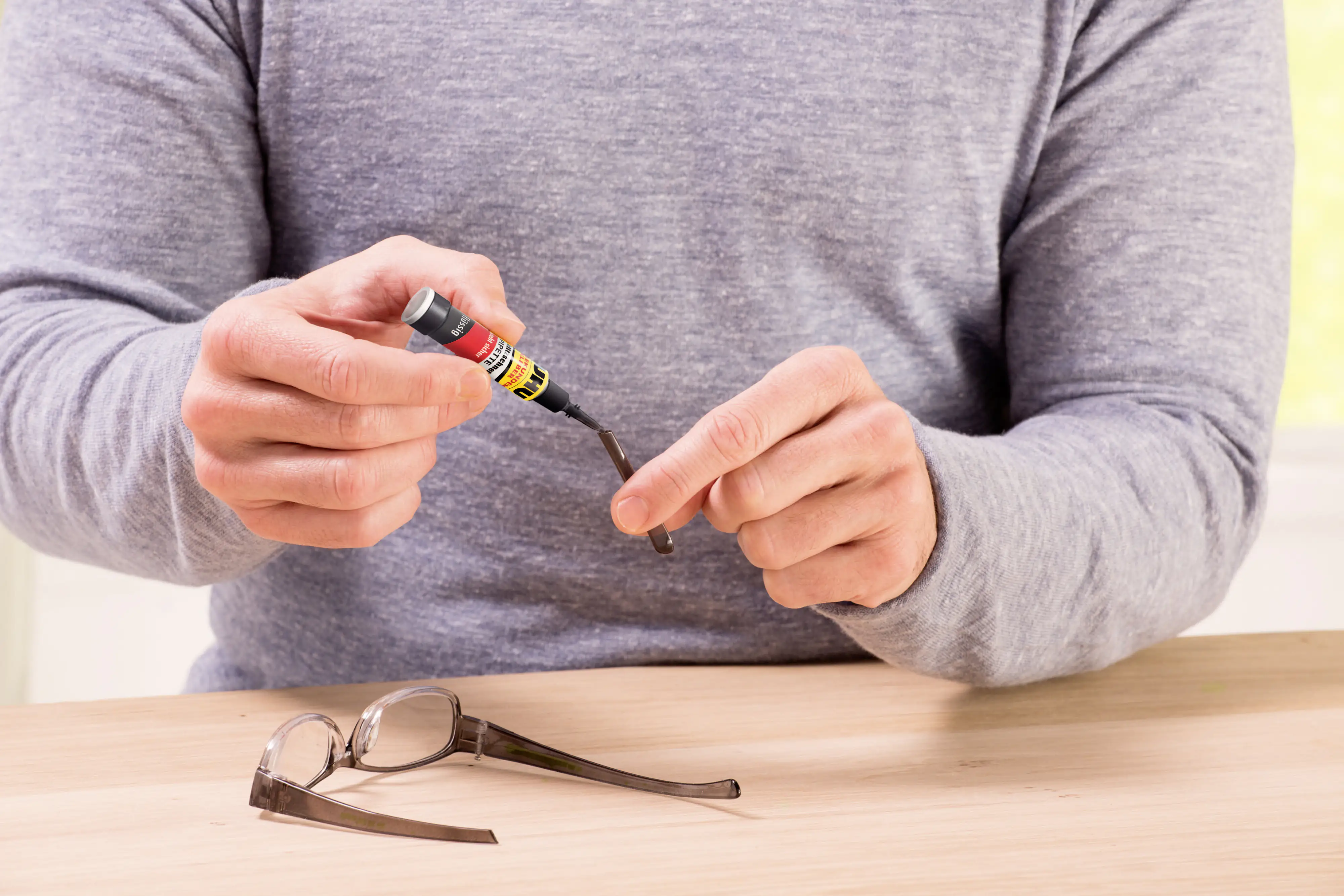 UHU Sekundenkleber blitzschnell Pipette Control flüssig 3 g UHU Sekundenkleber blitzschnell Pipette Control flüssig 3 g