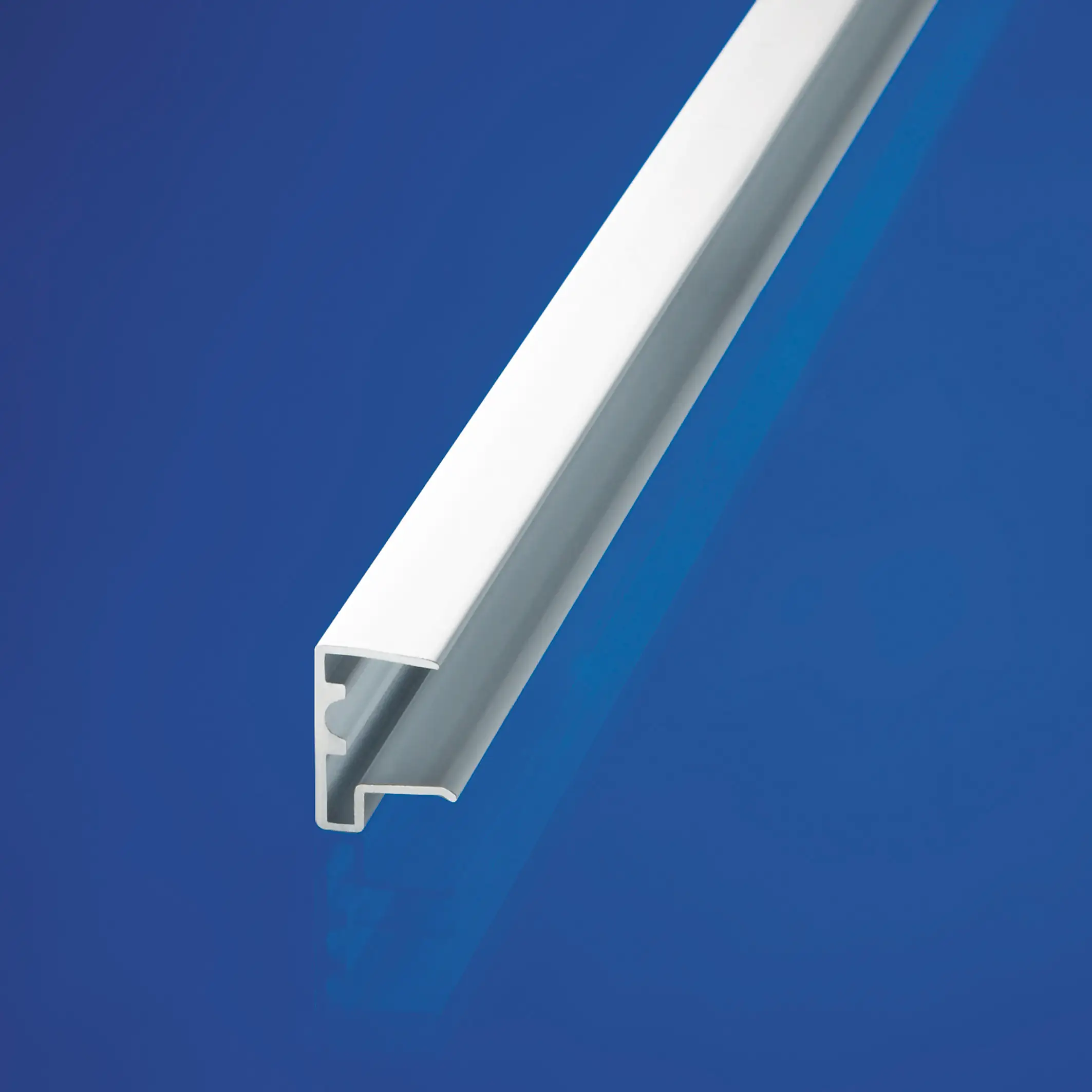 Gutta Alu-Kantenschutz mit Tropfnase 105 cm x 10 mm weiß