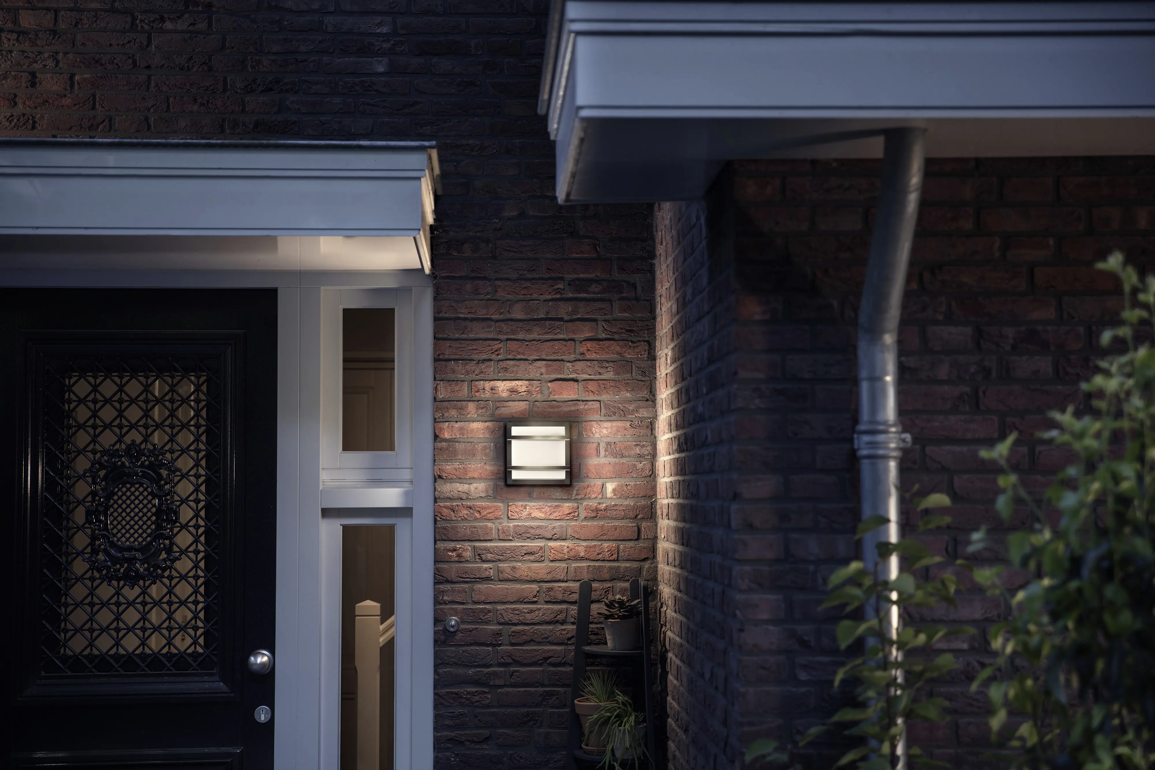 Philips LED Außenwandleuchte Petronia anthrazit warmweiß