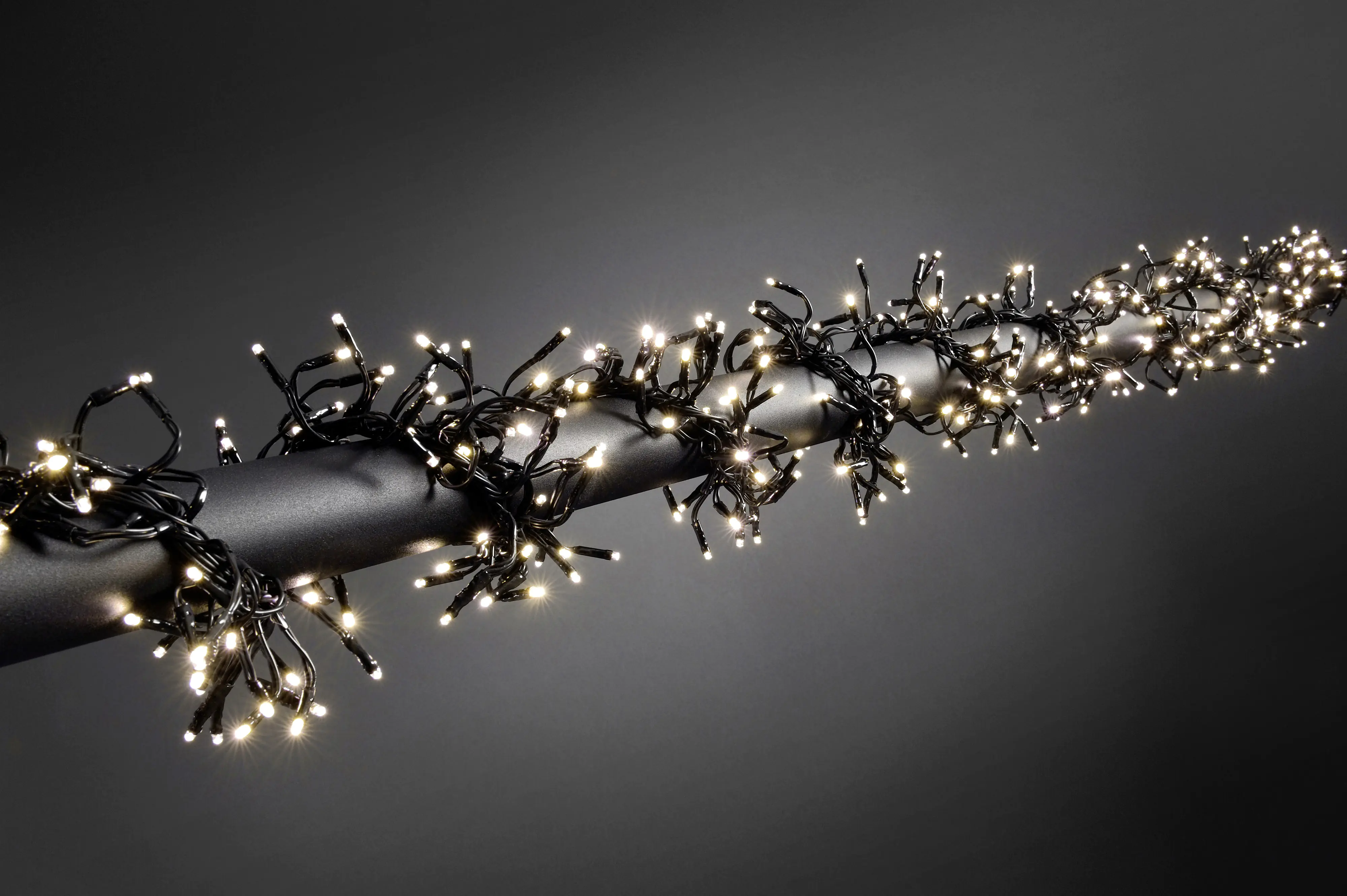 Konstsmide Micro LED Büschellichterkette Cluster Außen 576 warmweiße Dioden 9,3 m  Konstsmide Micro LED Büschellichterkette Cluster Außen 576 warmweiße Dioden 9,3 m