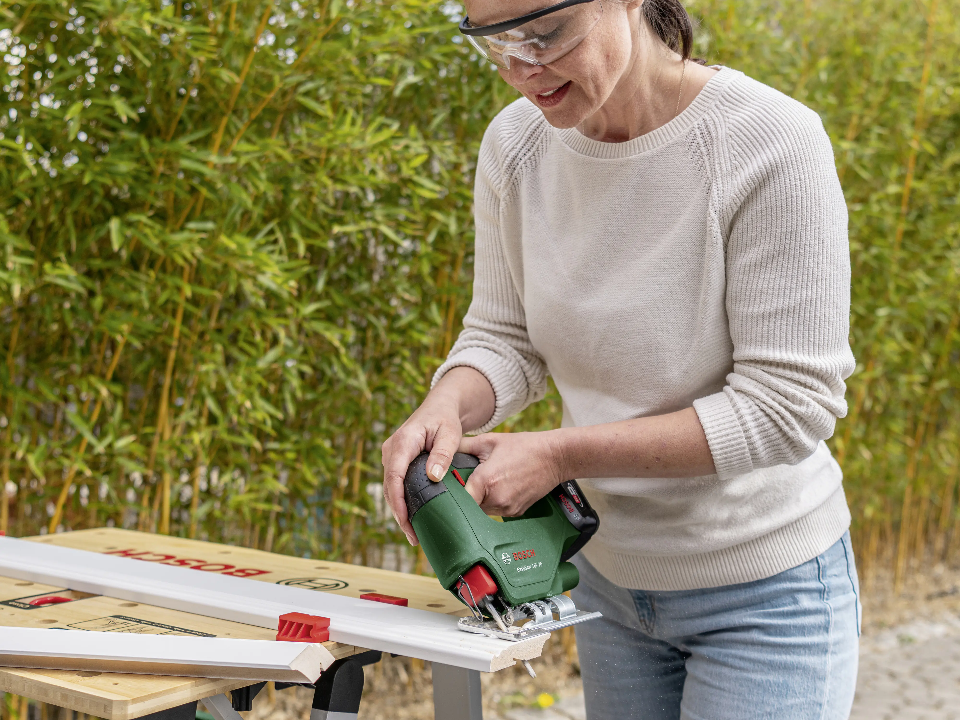 Bosch Akku-Stichsäge EasySaw 18V-70 2-Ah-Akku & Ladegerät Bosch Akku-Stichsäge EasySaw 18V-70 2-Ah-Akku & Ladegerät