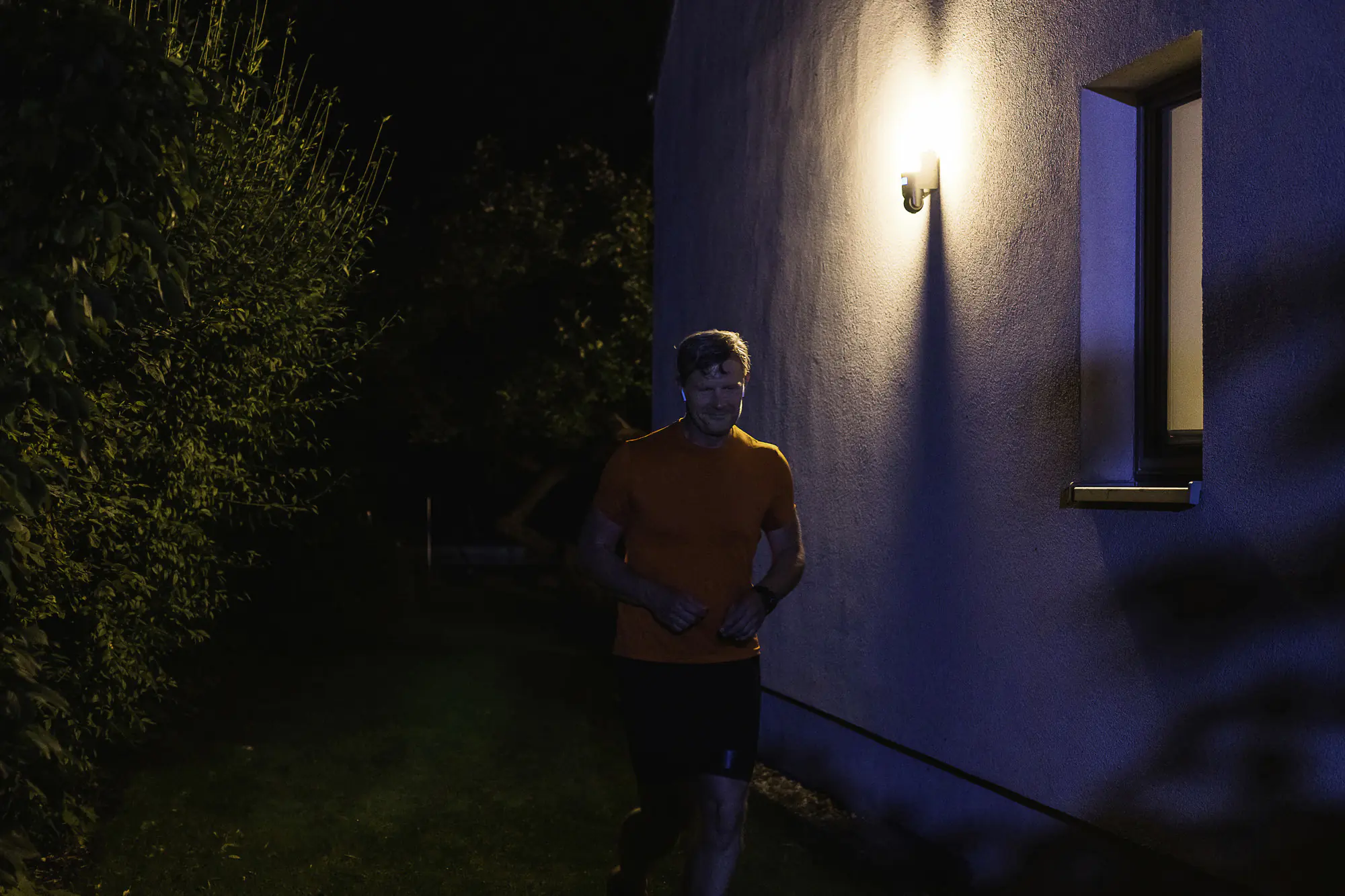 Ledvance Kameraleuchte Smart+ WiFi Wall Control 16 W, 900 lm, 3000K, Sensor, Audio Ledvance Kameraleuchte Smart+ WiFi Wall Control 16 W, 900 lm, 3000K, Sensor, Audio