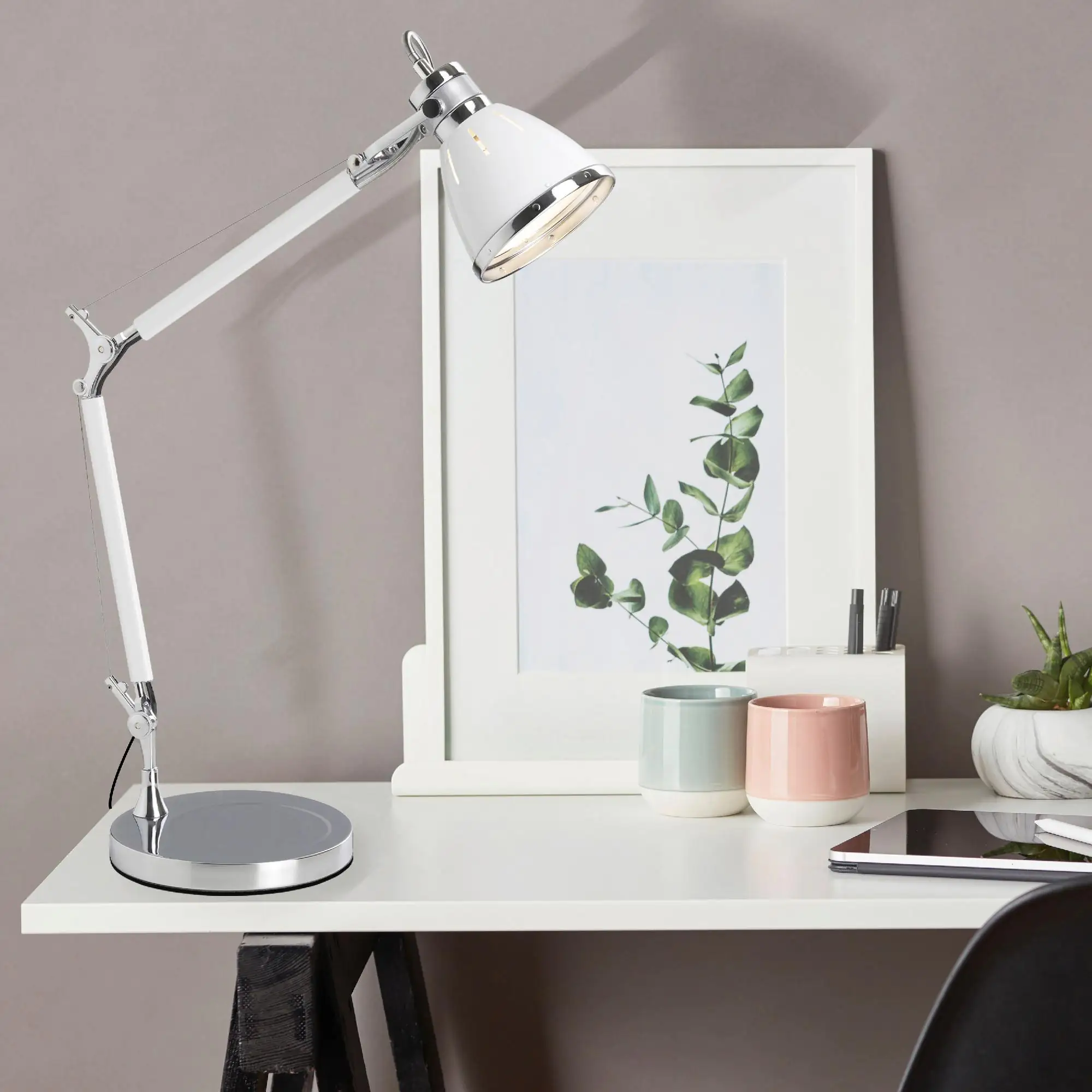 Brilliant Tischleuchte Octavia E 27 chrom/weiß