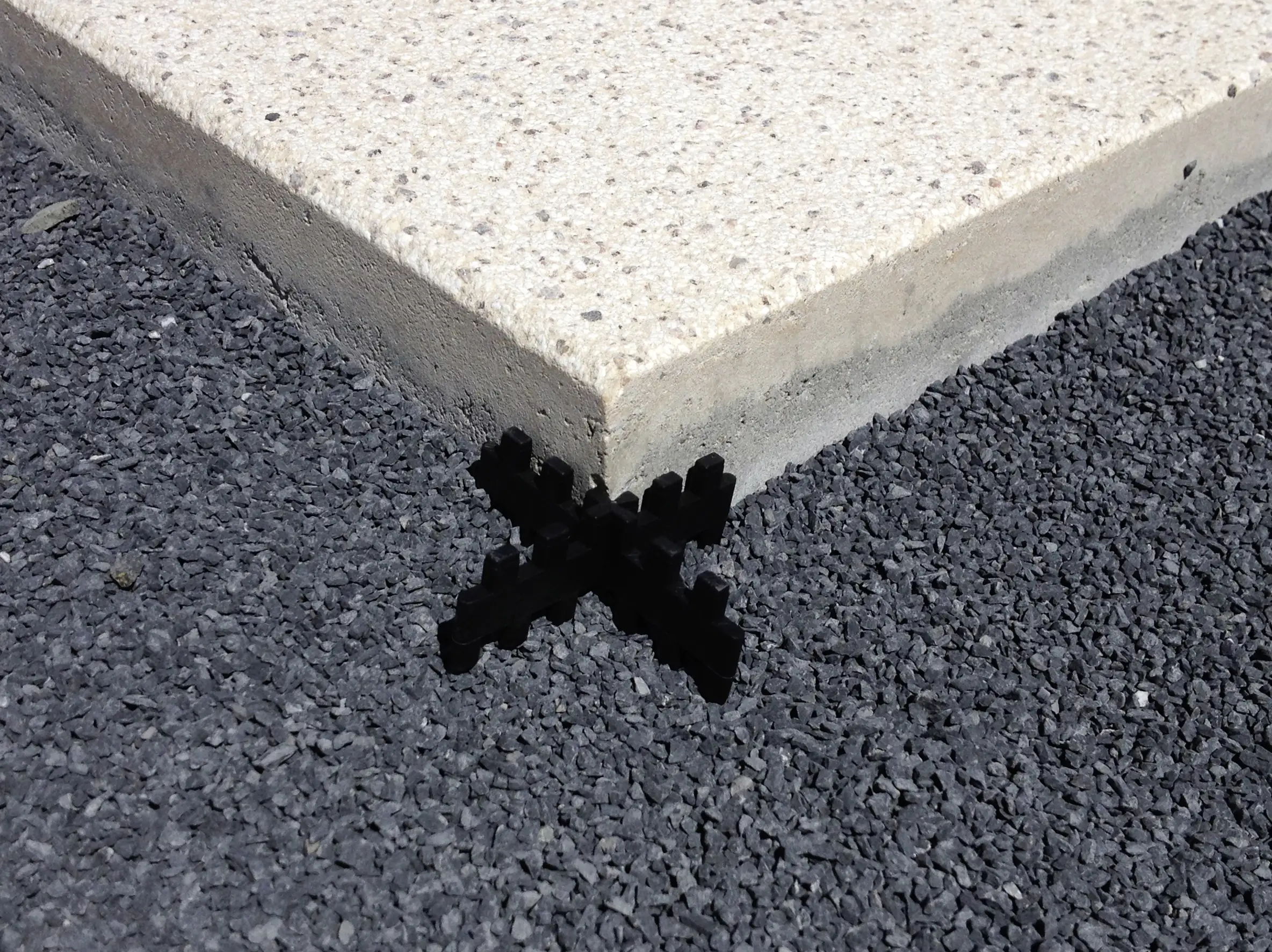 4022514156536_1327903 Kann Fugenkreuz für Betonplatten schwarz, 60 x 60 x 20 mm