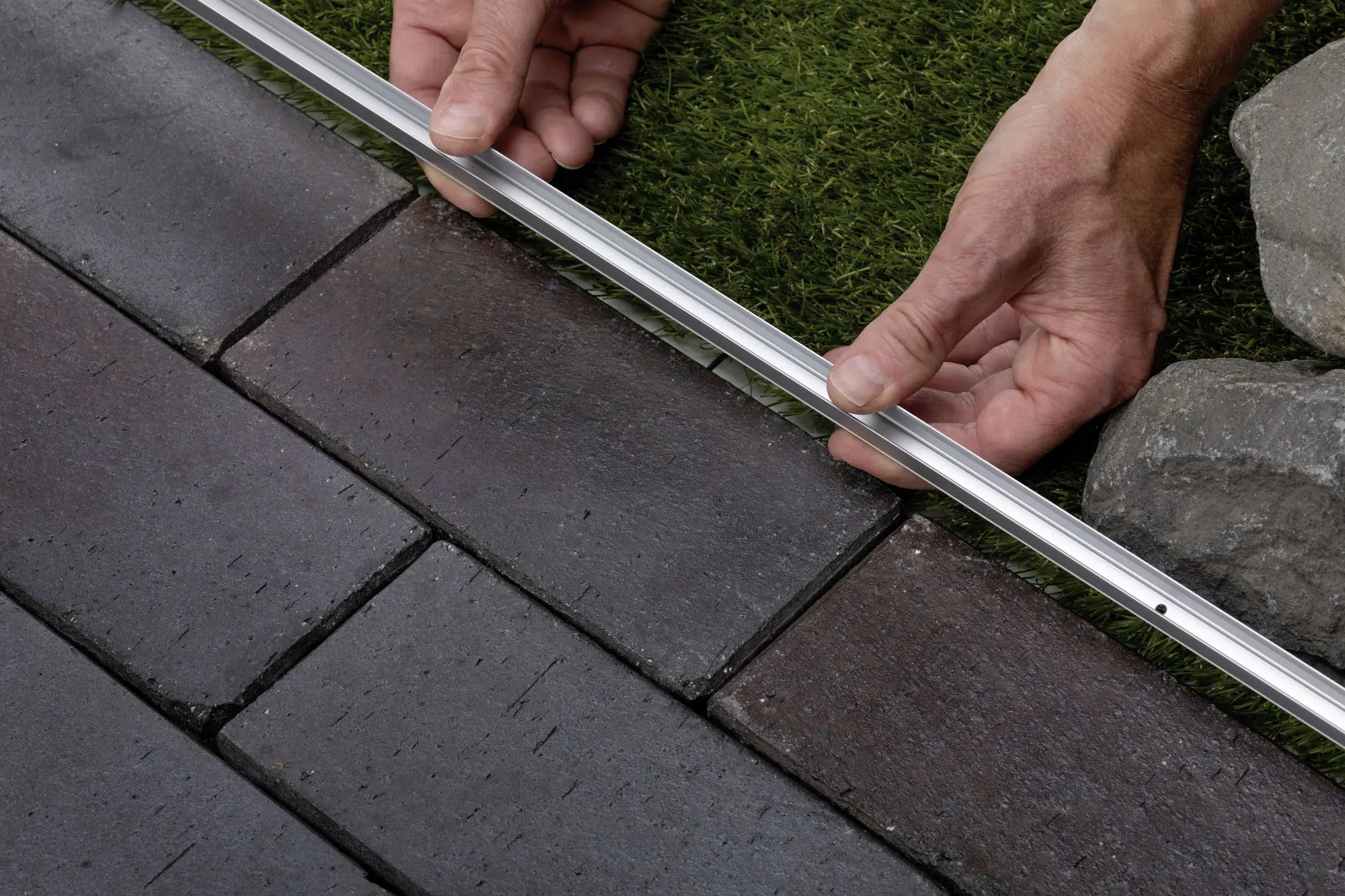 Paulmann Plug & Shine Stripe Smooth Outdoor 2 m schwarz dimmbar