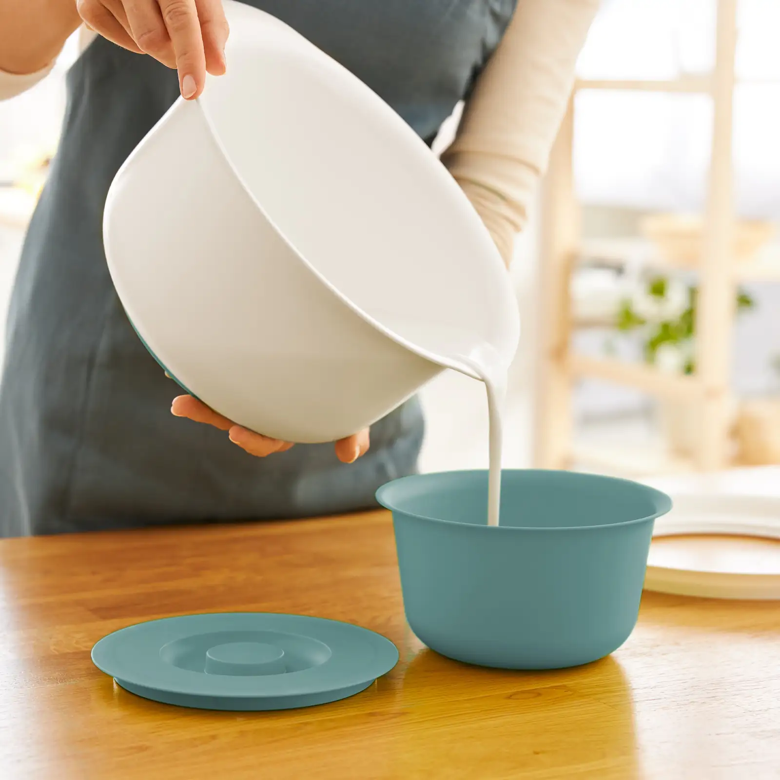 Rotho Rührschüssel Fresh 4 l mit Zusatzbehälter 1,2 l mistletoe grün