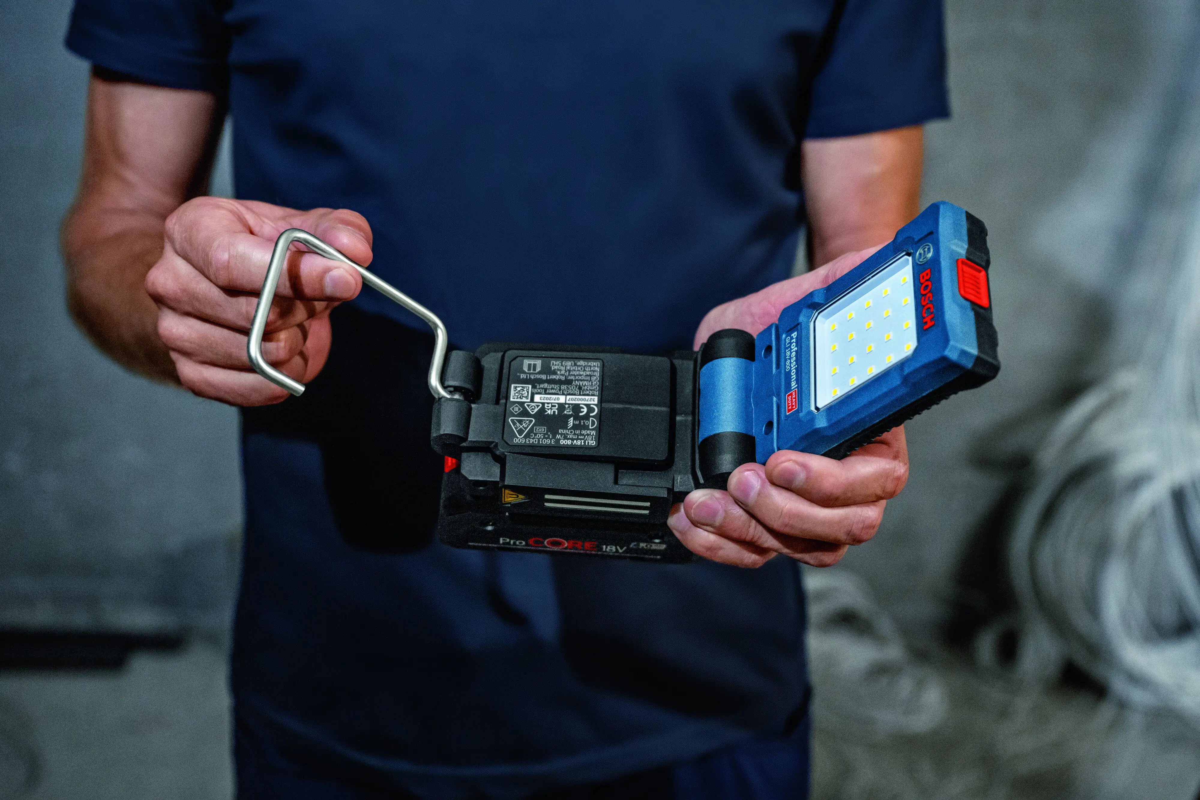 Bosch Professional Akku-Leuchte GLI 18V-800 , ohne Akku und Ladegerät Bosch Professional Akku-Leuchte GLI 18V-800 , ohne Akku und Ladegerät