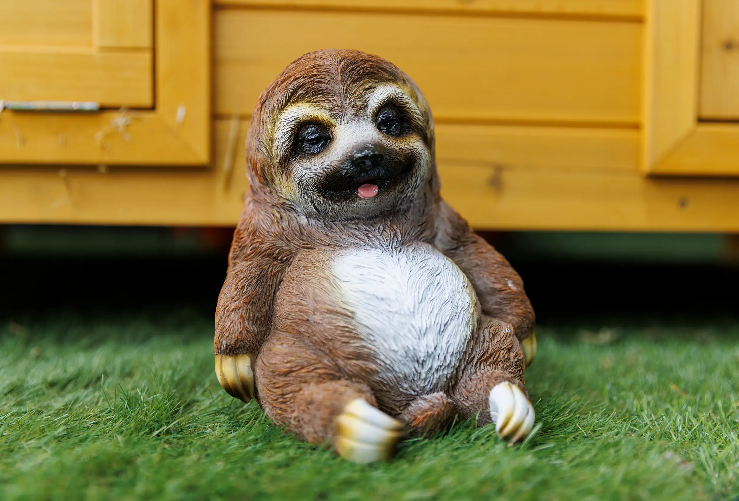 Dekofigur Faultier sitzend 17 x 15 cm braun