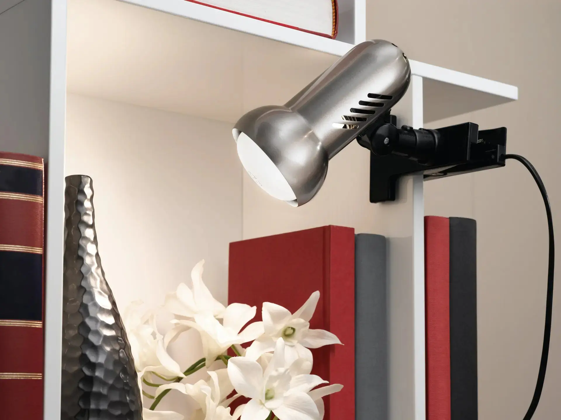 Eglo Klemmleuchte Manhatten E27 nickel-matt schwarz Eglo Klemmleuchte Manhatten E27 nickel-matt schwarz