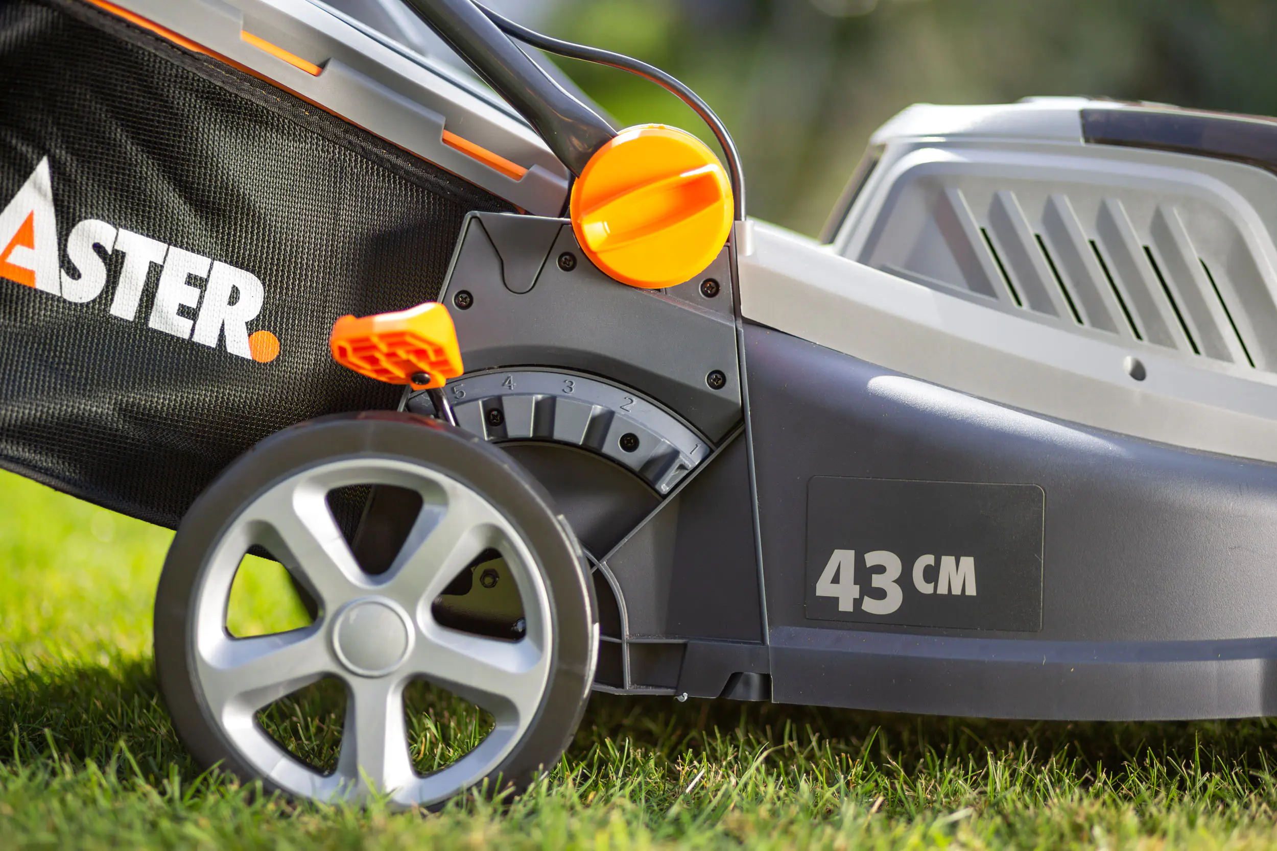 Primaster Akku-Rasenmäher PMARM 4043 40 V inkl. Akku 4,0 Ah & Mulchkit