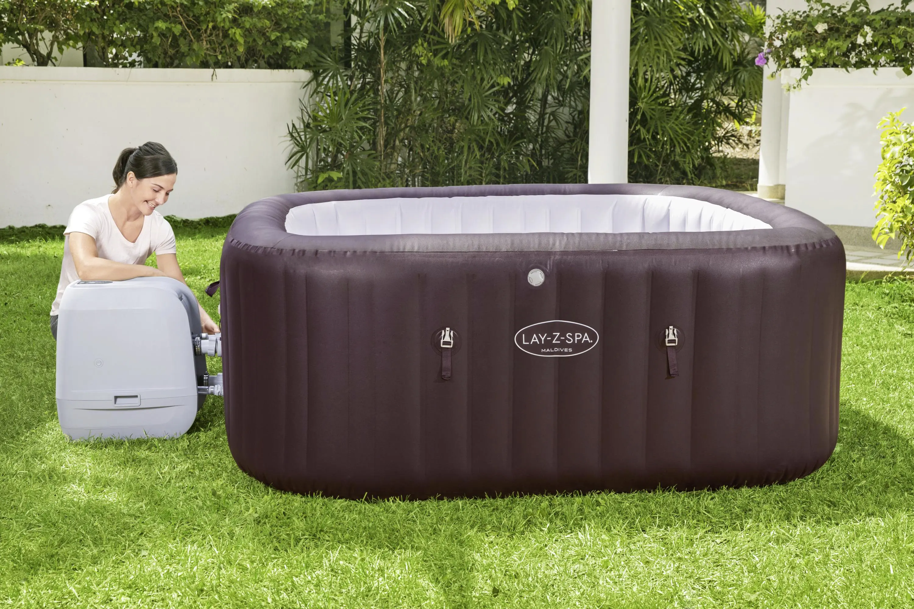 Bestway LAY-Z-SPA Maldives HydroJet Pro für bis zu 7 Personen Bestway LAY-Z-SPA Maldives HydroJet Pro für bis zu 7 Personen