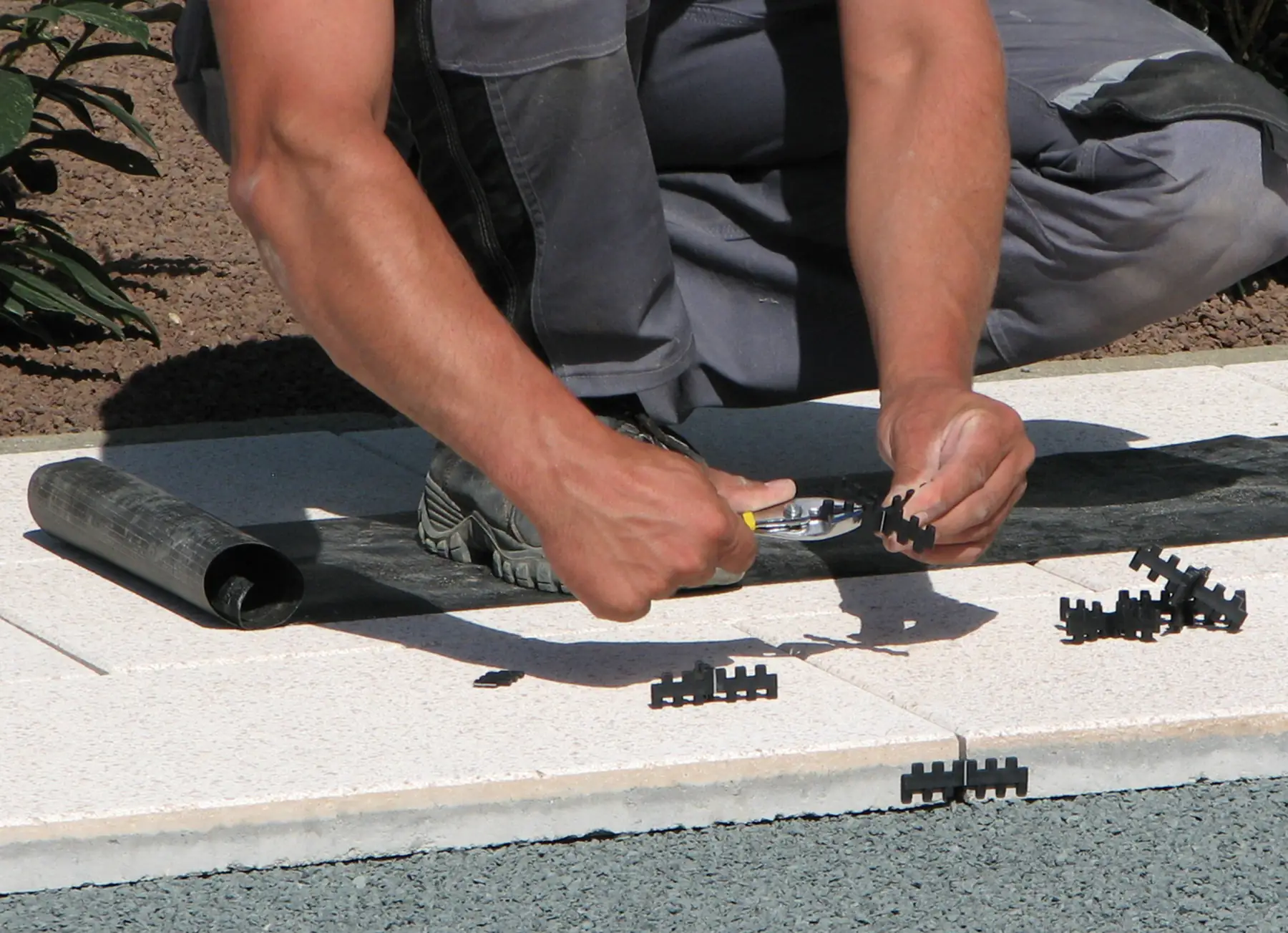 4022514156536_1223295 Kann Fugenkreuz für Betonplatten schwarz, 60 x 60 x 20 mm