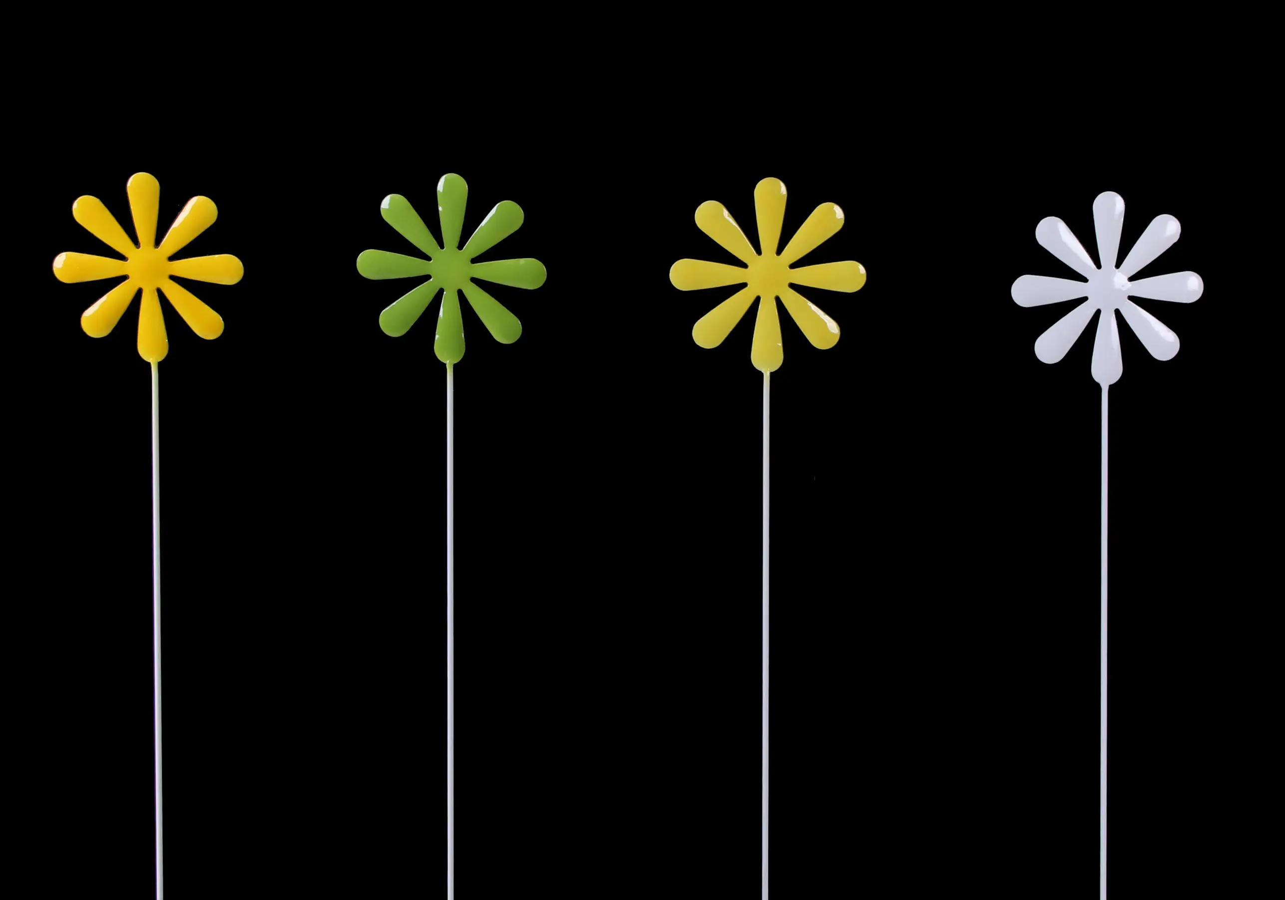 TrendLine Gartenstecker Blume Metall Ø 7 x 33 cm 4-fach sortiert