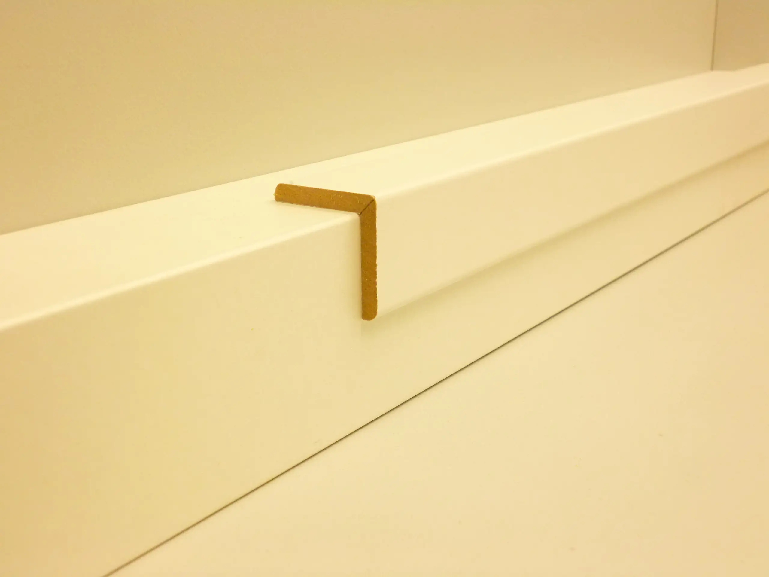 B.S. Bauprogramm Winkelleiste 250 cm 28 x 28 mm weiß