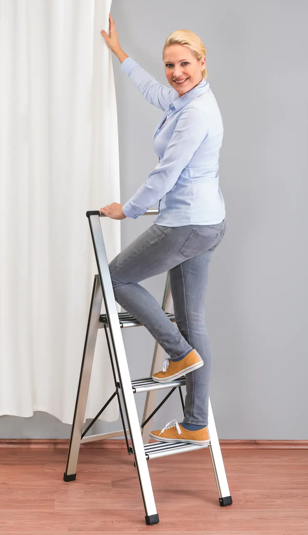 Wenko Trittleiter klappbar Sicherheitsleiter mit 3 rutschsicheren XXL-Stufen 2,55 m