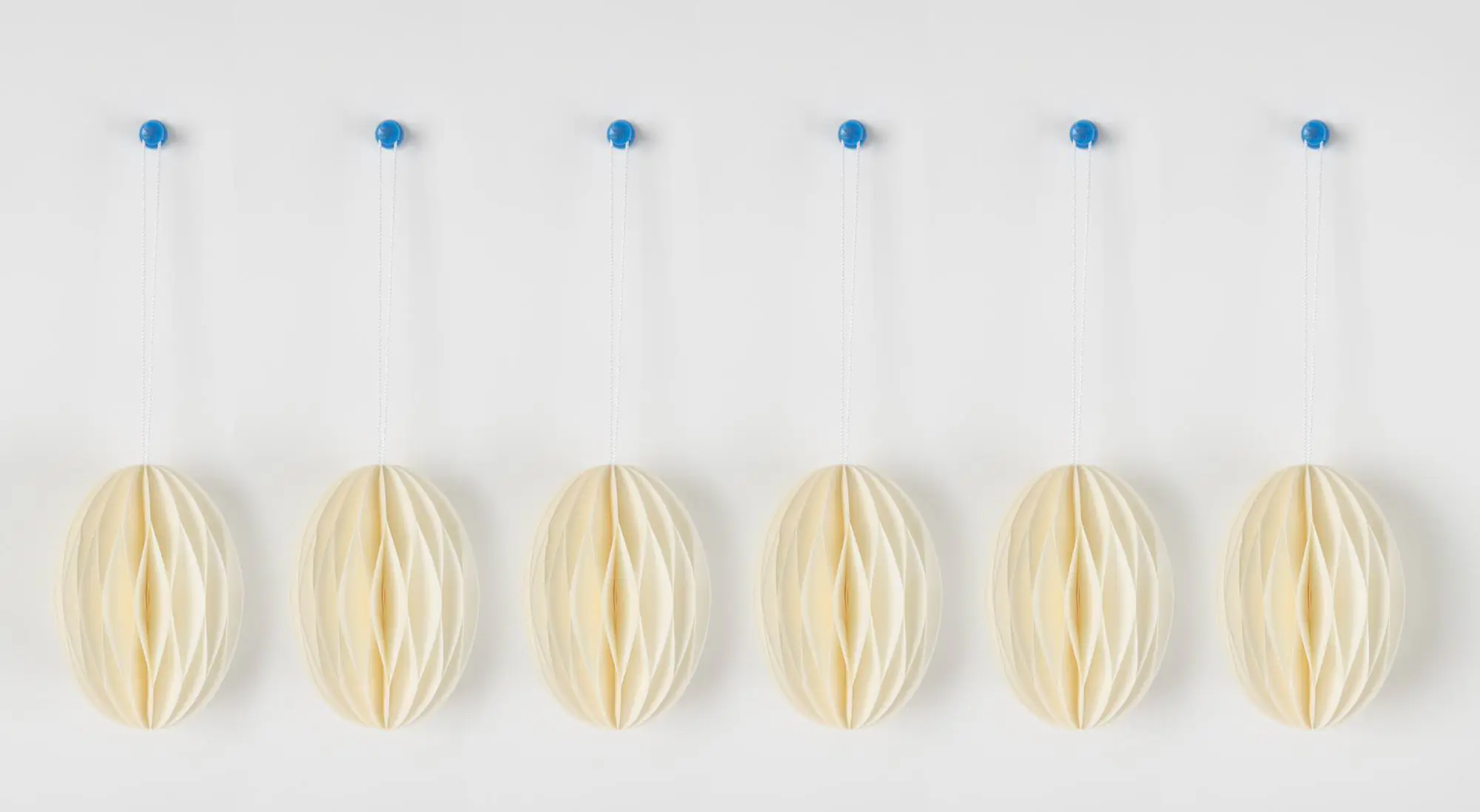 TrendLine Osterei Deko zum aufhängen Papier Ø 6 x 8 cm weiß 6er Set