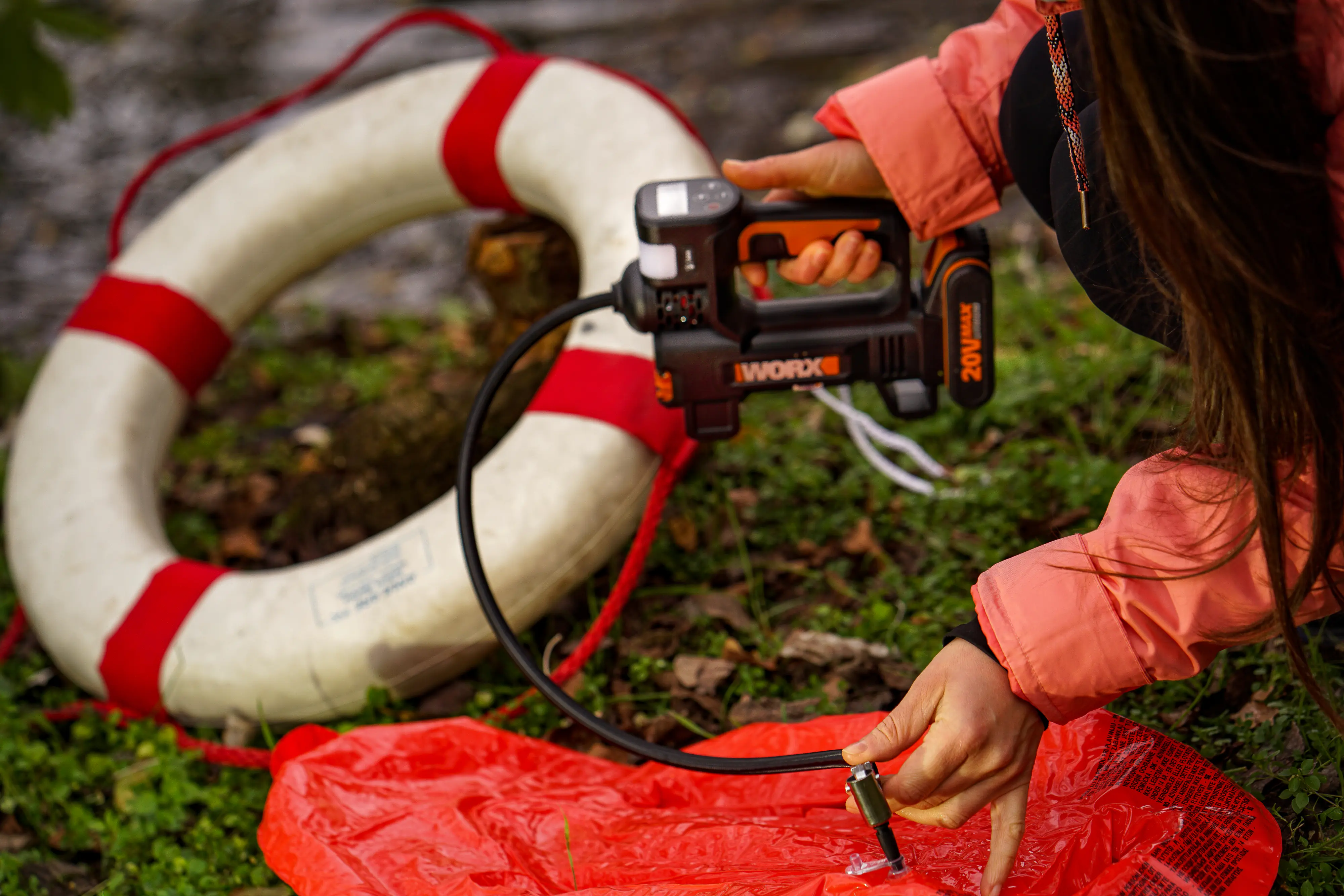 Worx Akku-Kompressor WX092 20 V inkl. Akku 2 Ah & Ladegerät Worx Akku-Kompressor WX092 20 V inkl. Akku 2 Ah & Ladegerät
