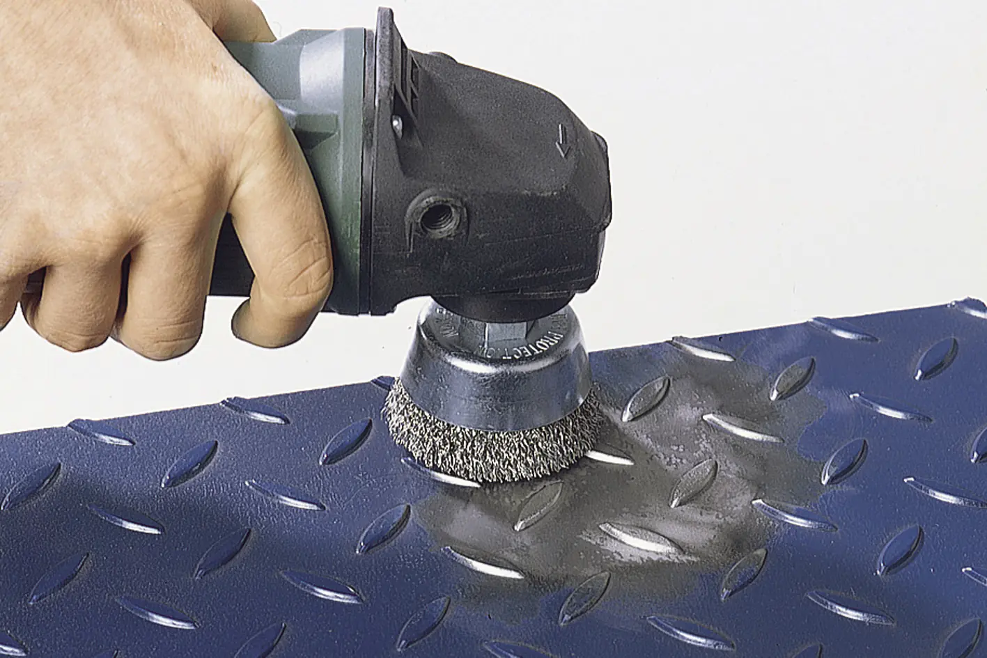 Wolfcraft Topfdrahtbürste Ø 65 mm gewellt M14 für Winkelschleifer Wolfcraft Topfdrahtbürste Ø 65 mm gewellt M14 für Winkelschleifer