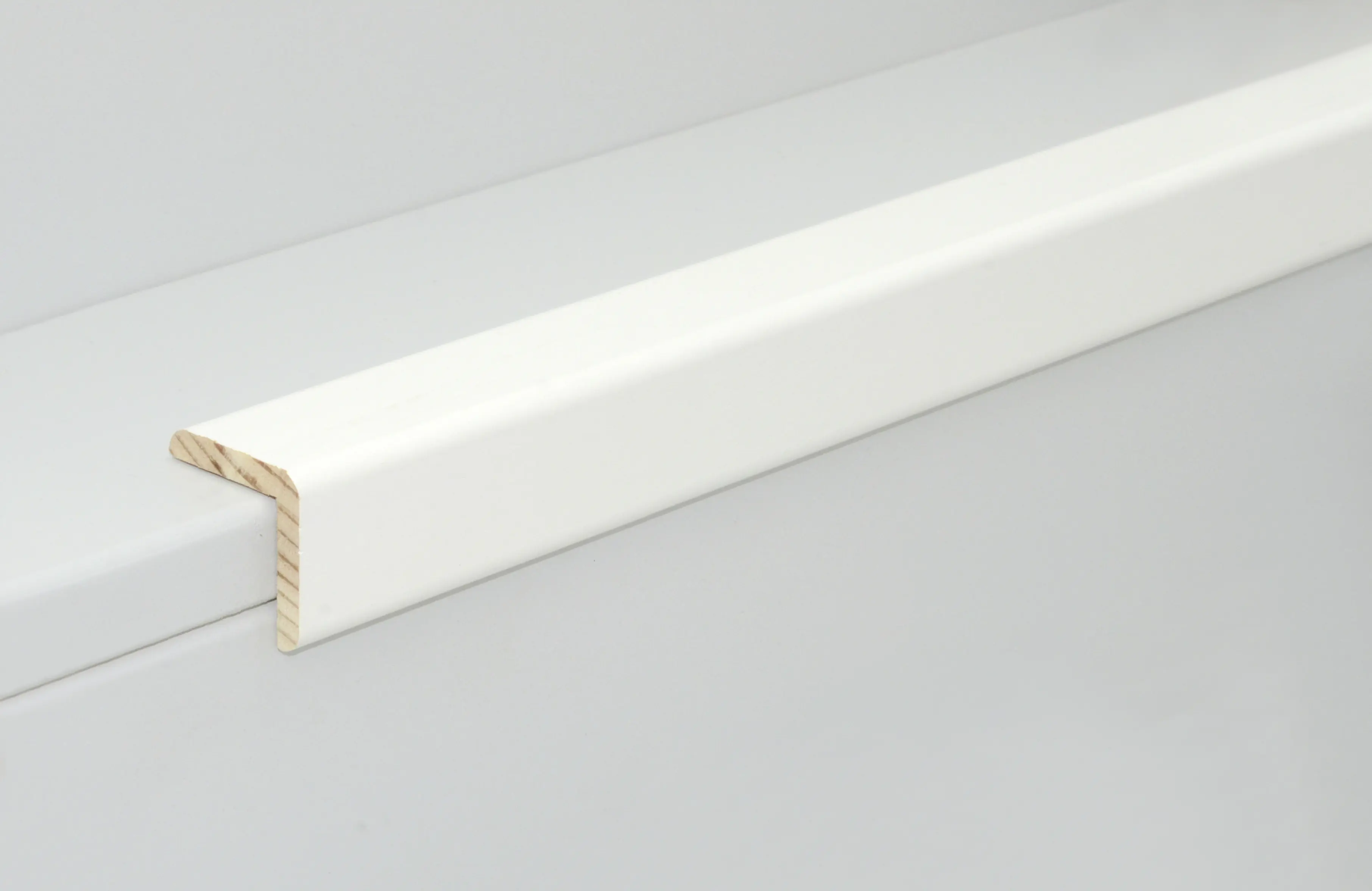 FN Neuhofer Winkelleiste 240 cm 28 x 28 mm Fichte/Kiefer