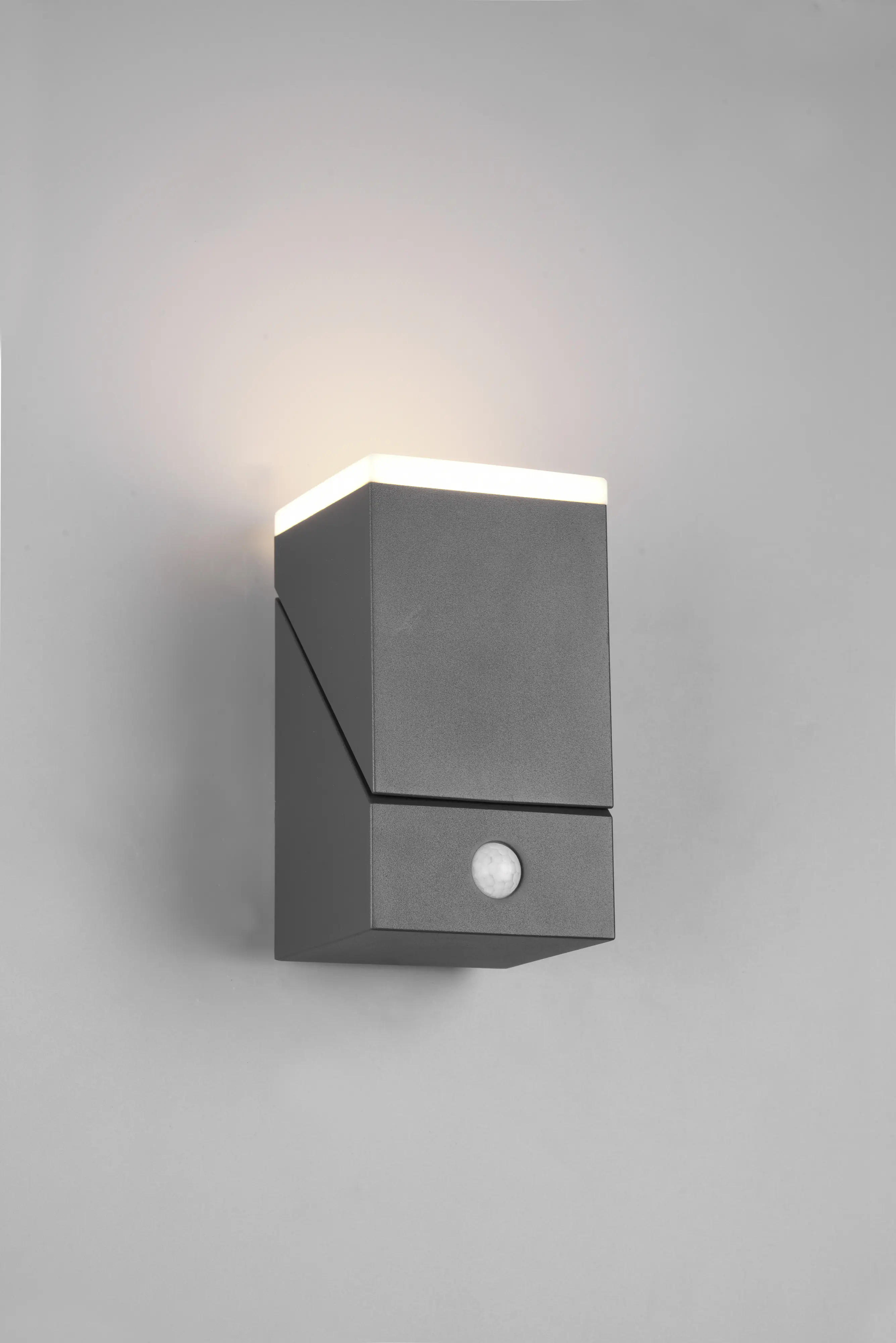 Trio LED Wandleuchte Avon innen/außen anthrazit standby 7W warmweiß Trio LED Wandleuchte Avon innen/außen anthrazit standby 7W warmweiß