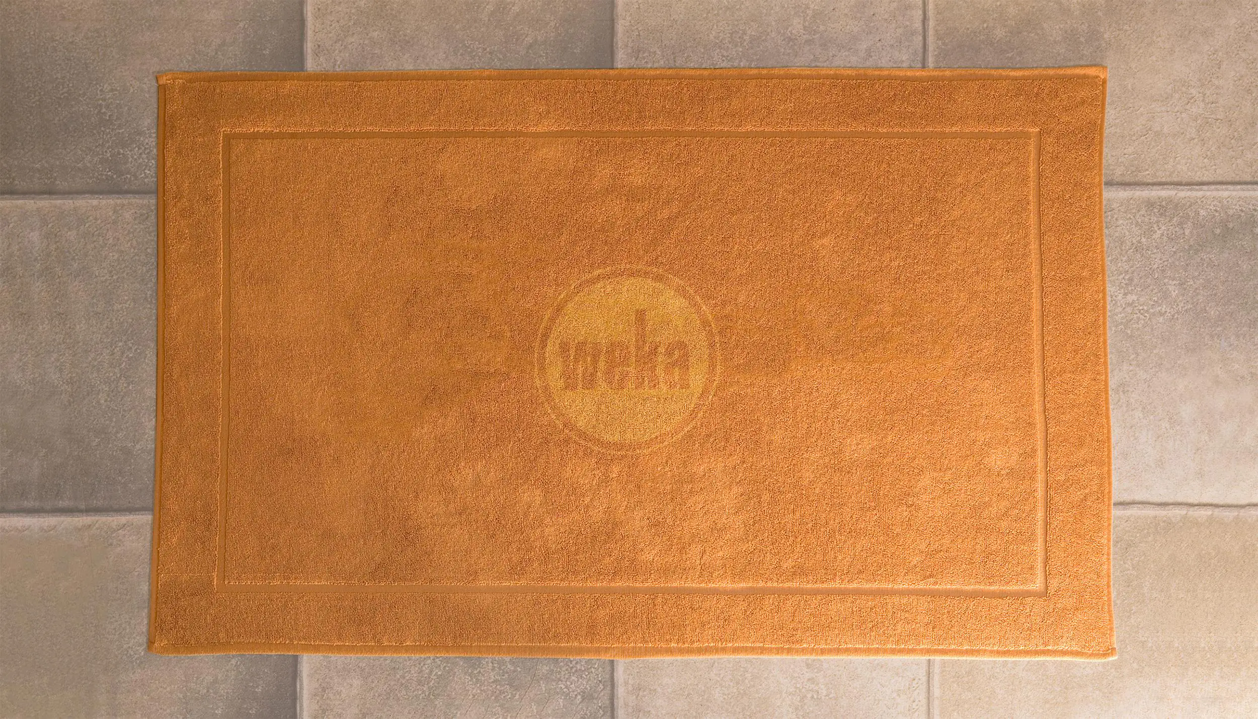 Weka Massivholz-Sauna Valida Eck 1 .8 GT mit Sicherheitsglastür