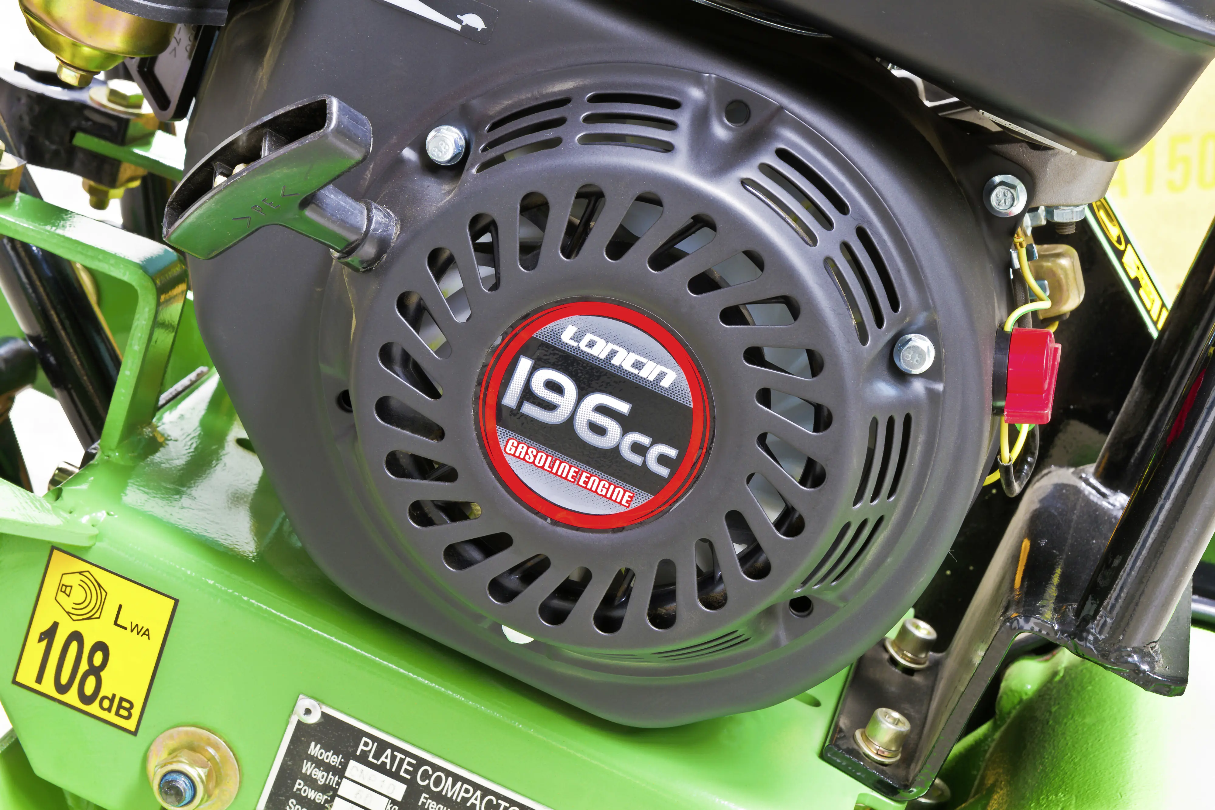 Zipper Rüttelplatte ZI-RPE60 inkl. Gummiplatte und Fahrwerk 4 kW Zipper Rüttelplatte ZI-RPE60 inkl. Gummiplatte und Fahrwerk 4 kW