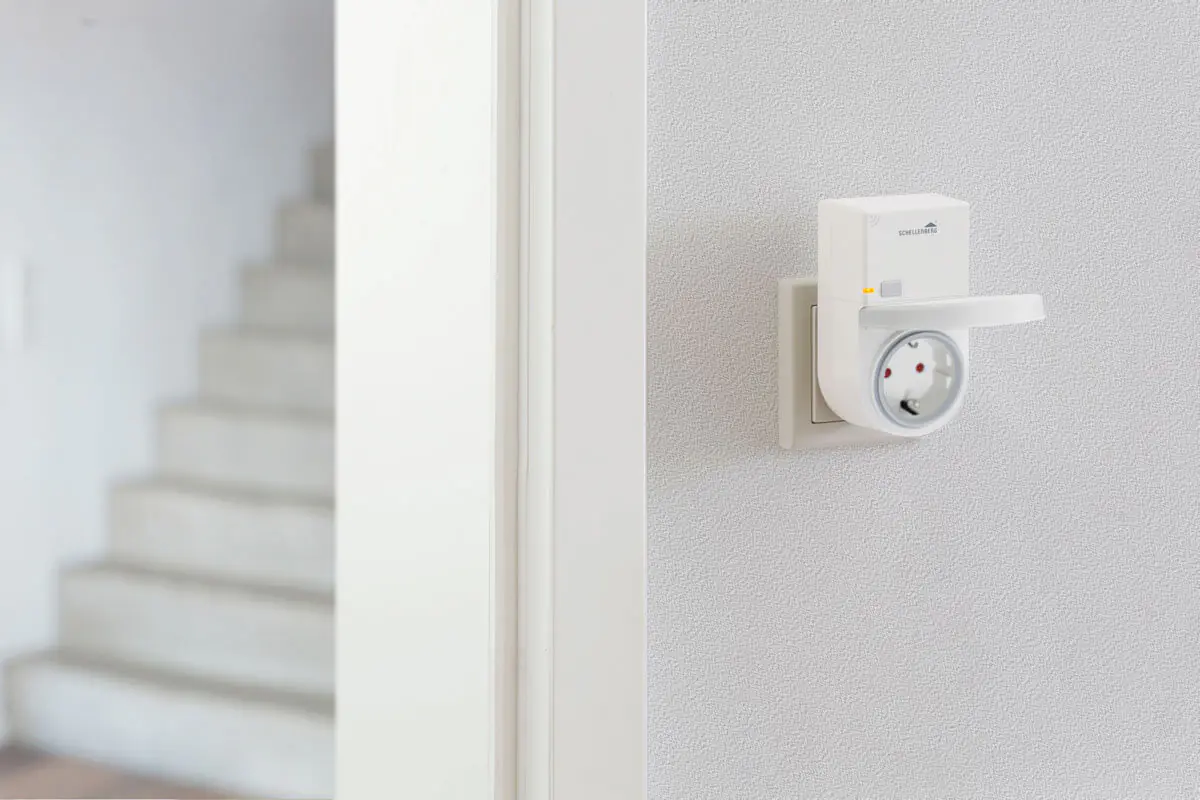 Schellenberg Funk-Steckdose außen weiß