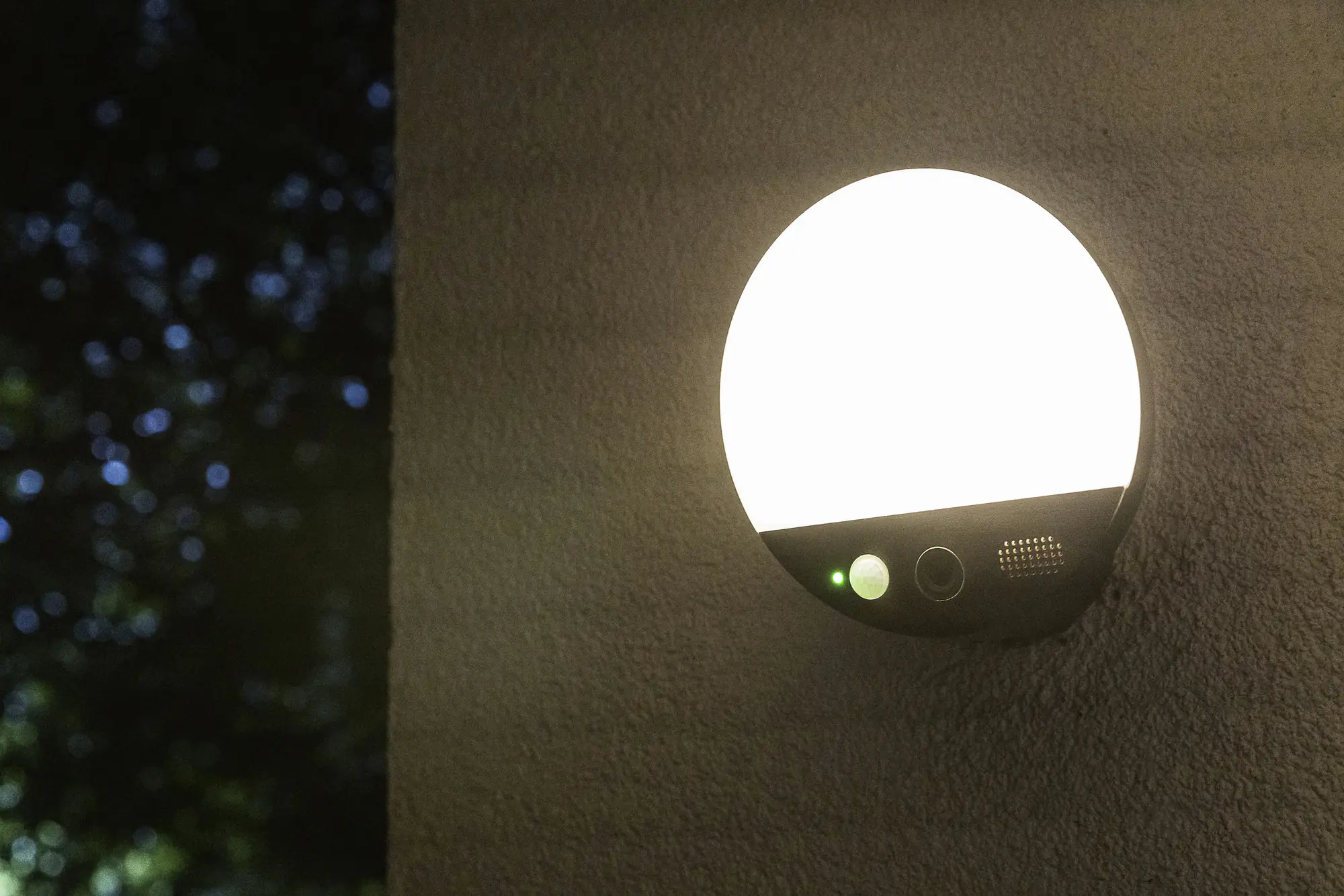 Ledvance Kameraleuchte Smart+ WiFi Wall Round Cam 15 W, 950 lm, 3000K, Sensor, Audio, IP44 Ledvance Kameraleuchte Smart+ WiFi Wall Round Cam 15 W, 950 lm, 3000K, Sensor, Audio, IP44