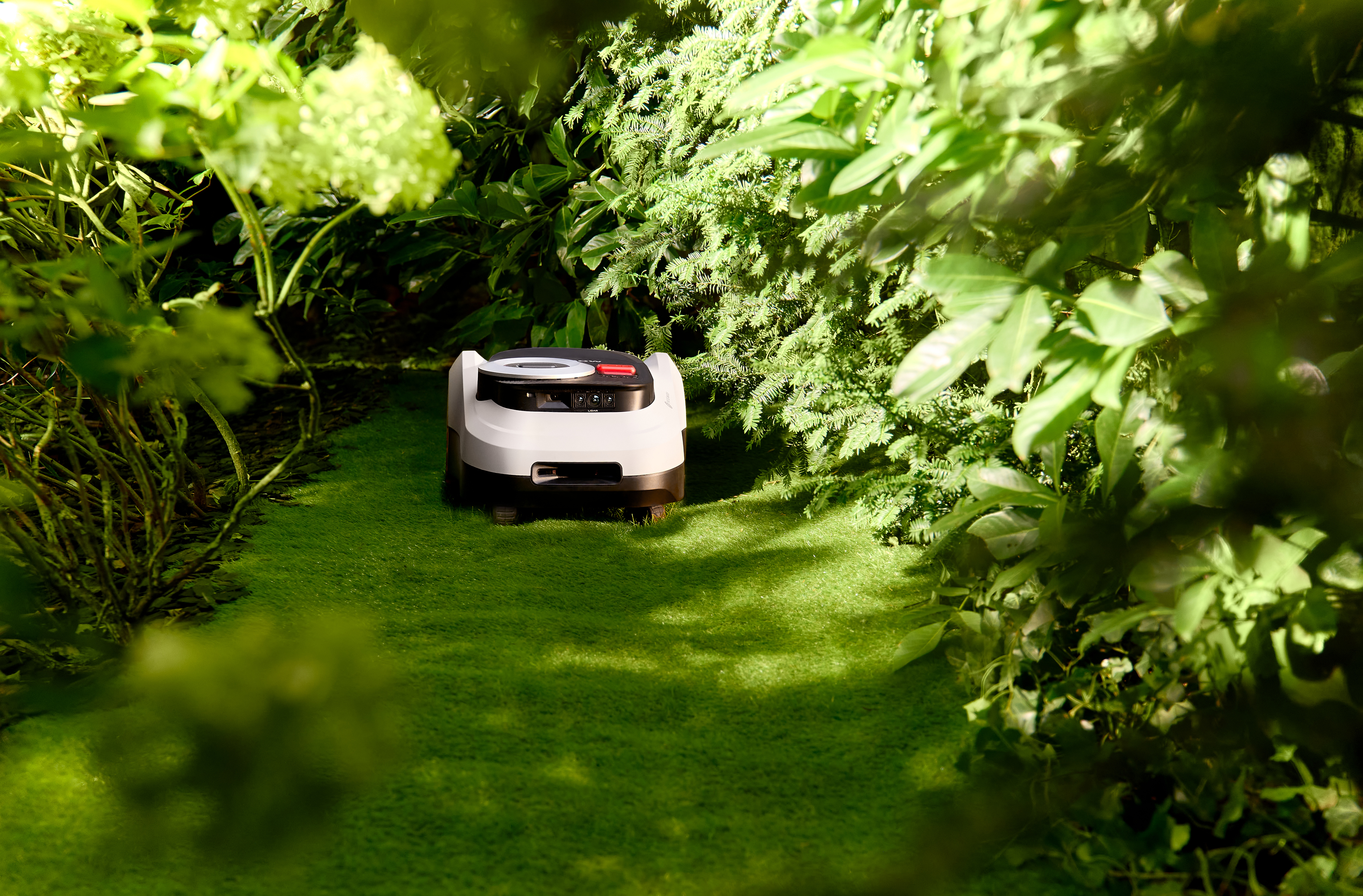 Segway Mähroboter Navimow i210E Lidar 21,6 V 22 cm Schnittbreite 1000 m² inkl. Garage