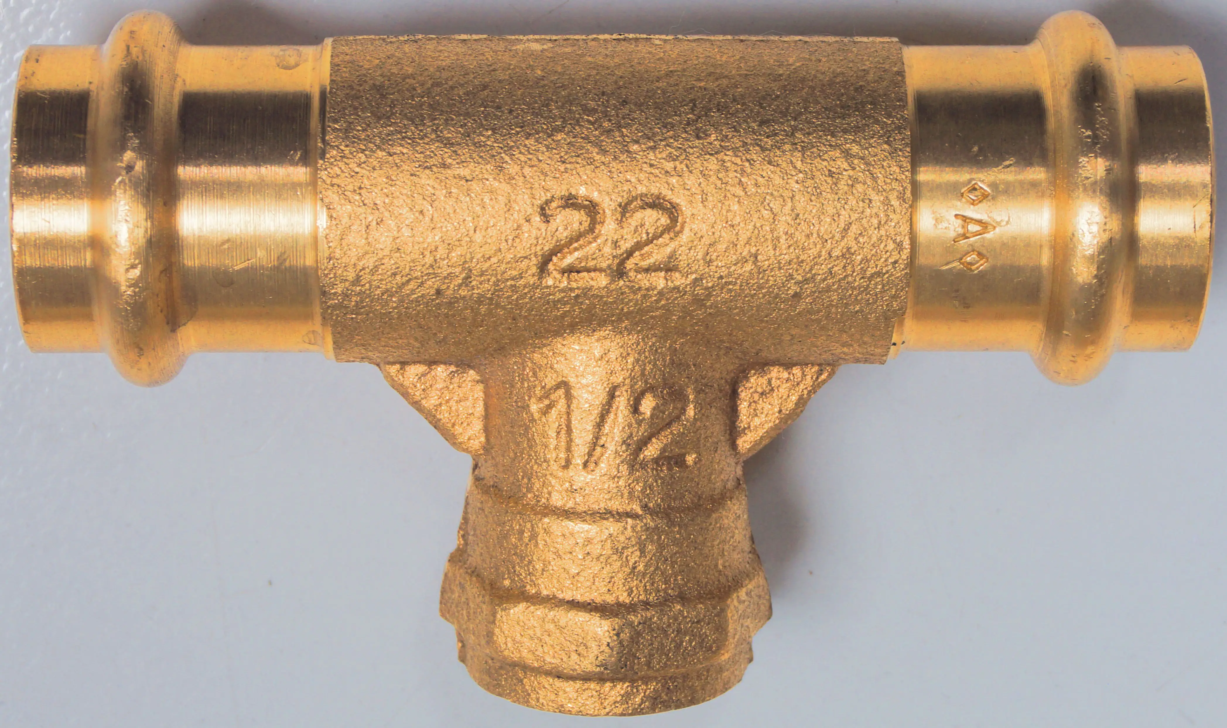 Cornat Press-T-Stück Kupfer, ø 22 mm - 1/2" IG