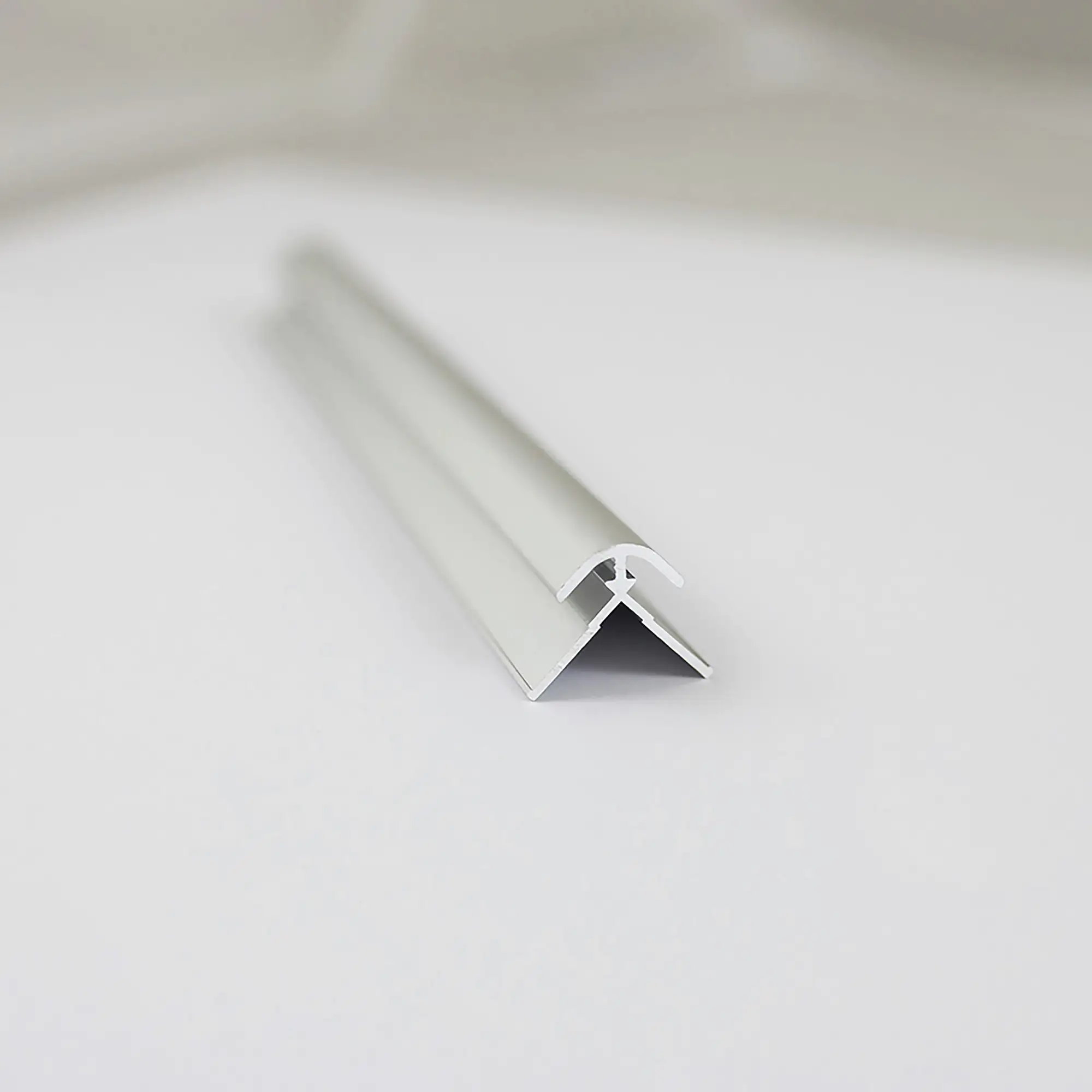 4062963223359_2562452 Breuer Profil Ecke aussen Profil Ecke aussen Silber matt 255