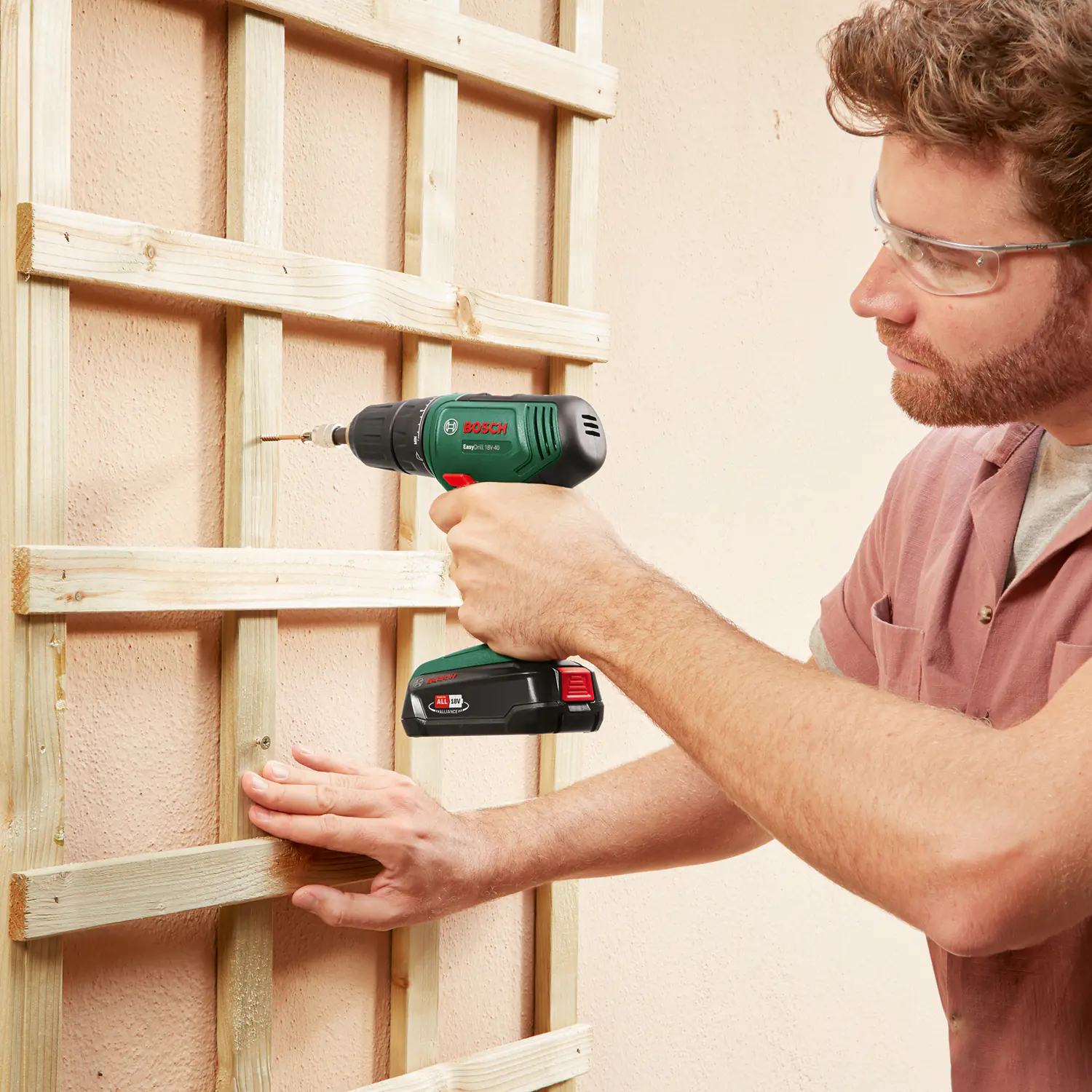 Bosch Akku-Schrauber EasyDrill 18V-40 2,0-Ah-Akku & Ladegerät Bosch Akku-Schrauber EasyDrill 18V-40 2,0-Ah-Akku & Ladegerät