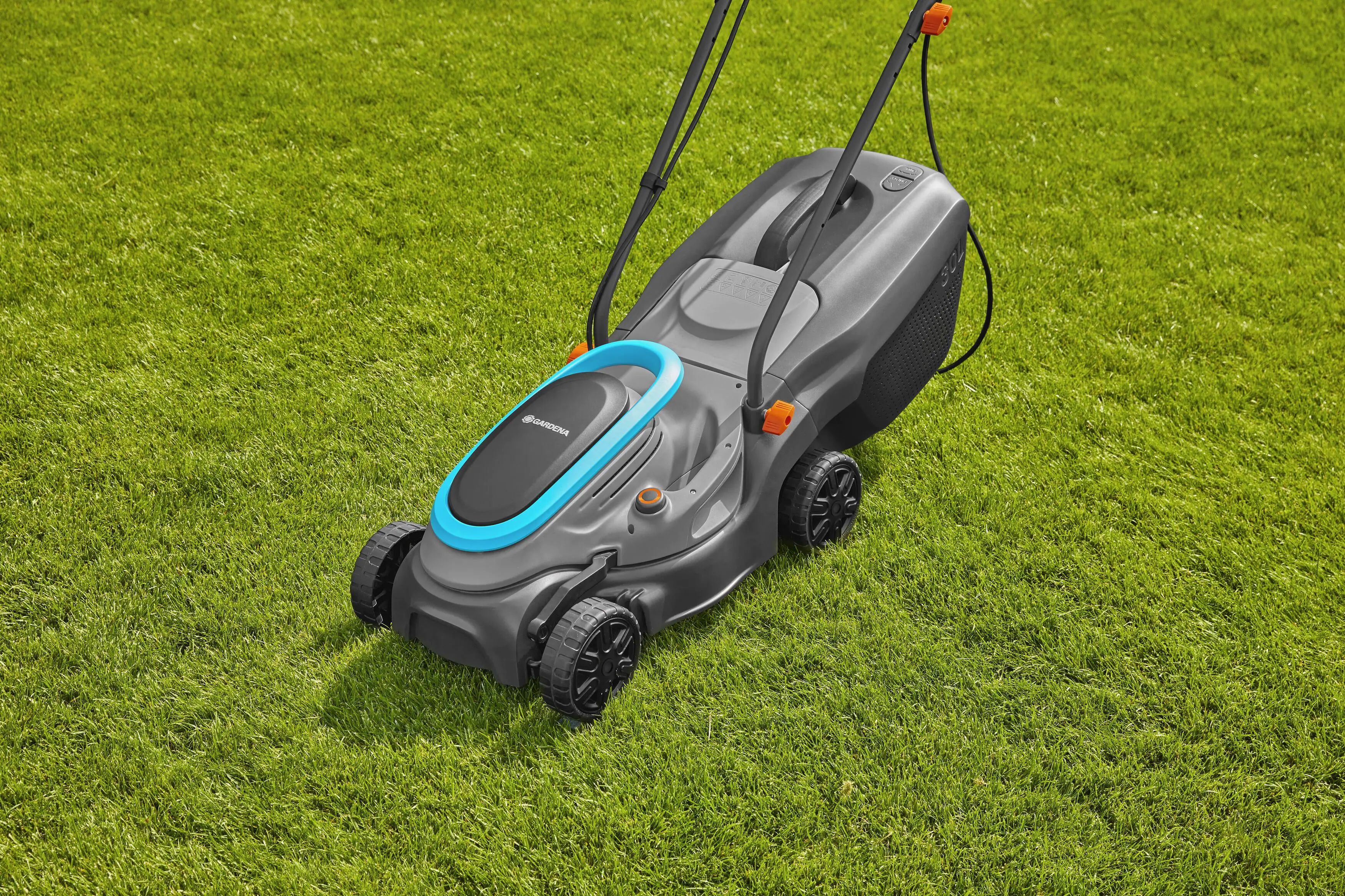 Gardena Elektro Rasenmäher PowerMax 1200/32 G2 32 cm Schnittbreite Gardena Elektro Rasenmäher PowerMax 1200/32 G2 32 cm Schnittbreite
