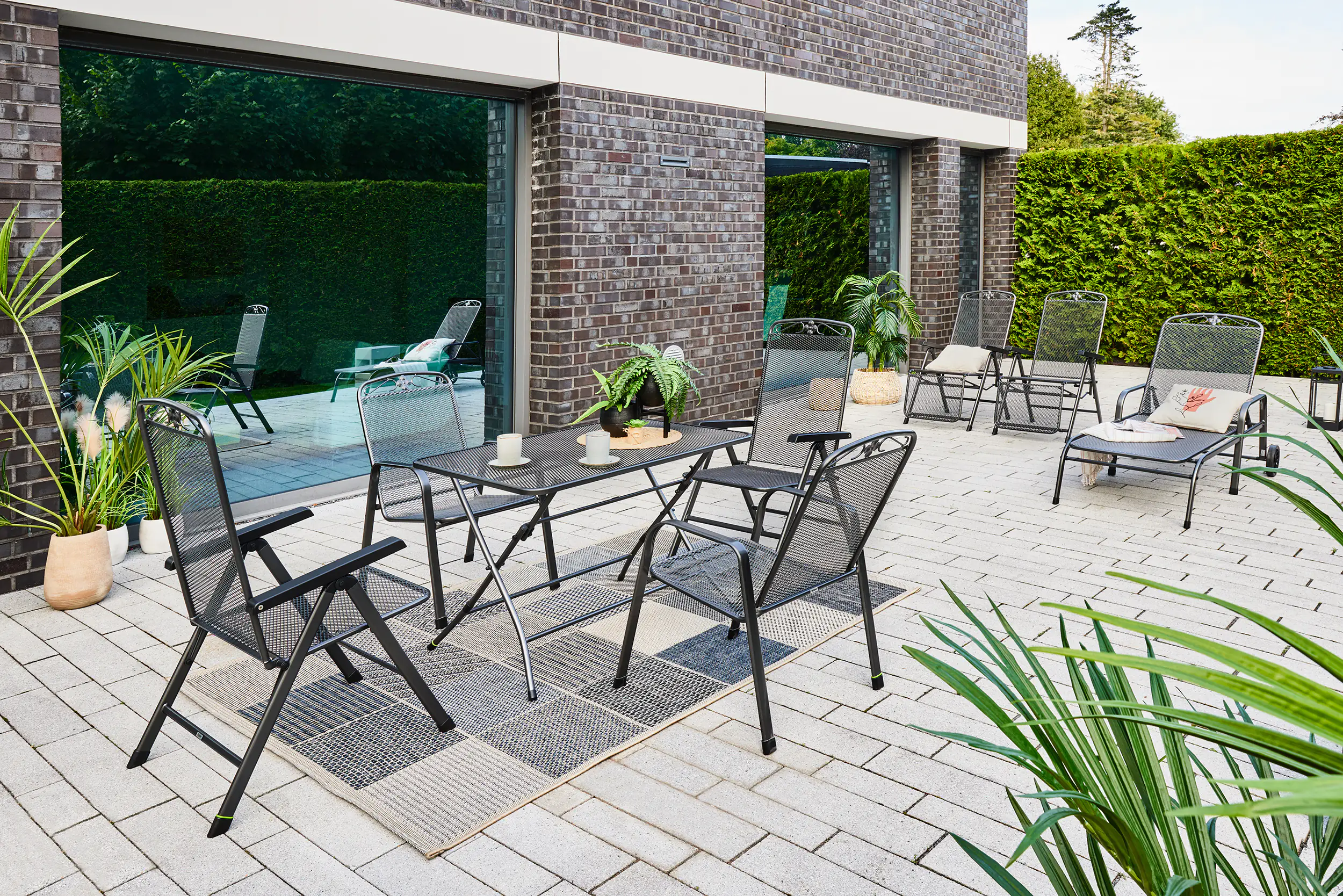 MWH Streckmetalltisch Café Latte 110 x 70 x 72 cm rechteckig eisengrau