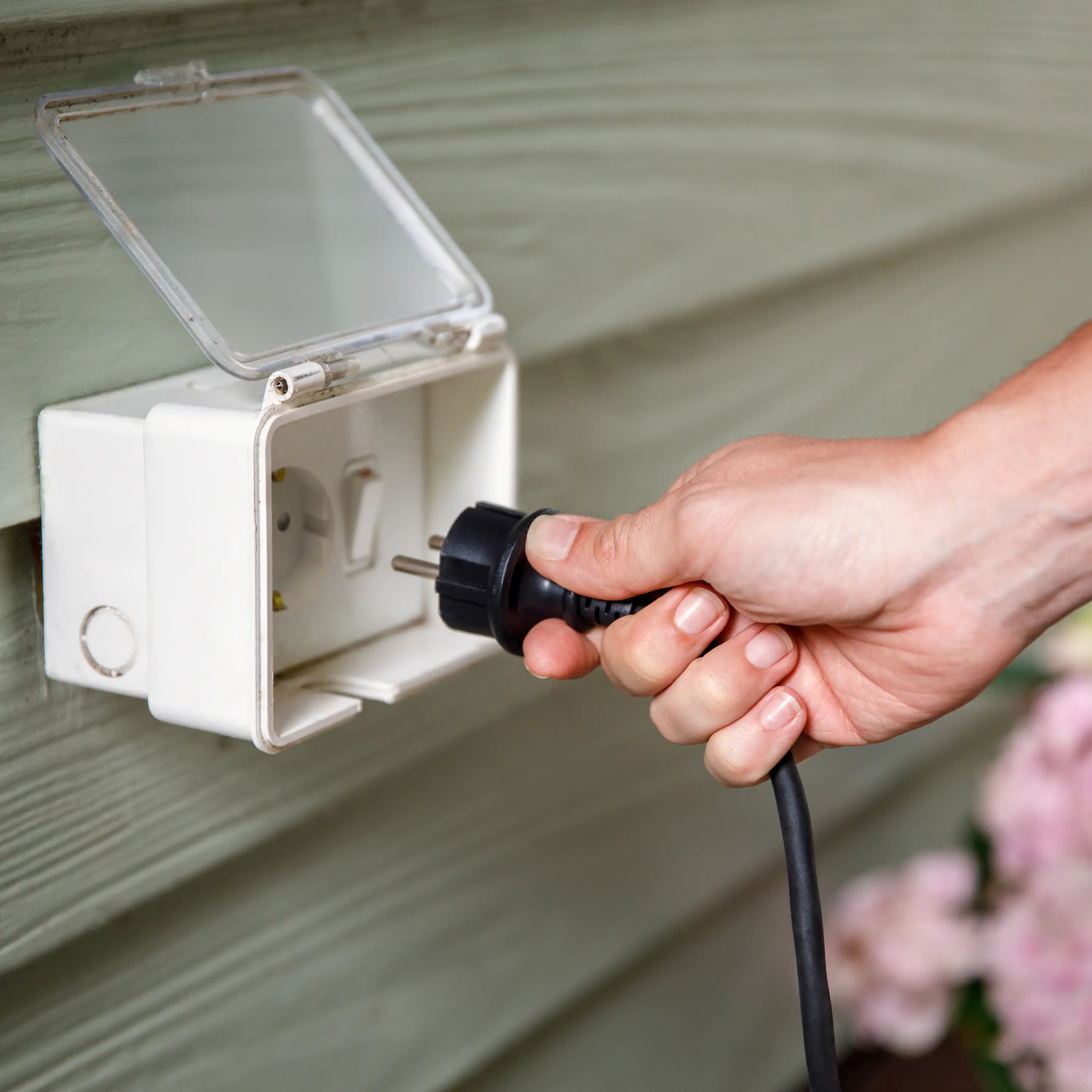 Philips Hue Netzteil 100W Outdoor schwarz, 1,5m Philips Hue Netzteil 100W Outdoor schwarz, 1,5m