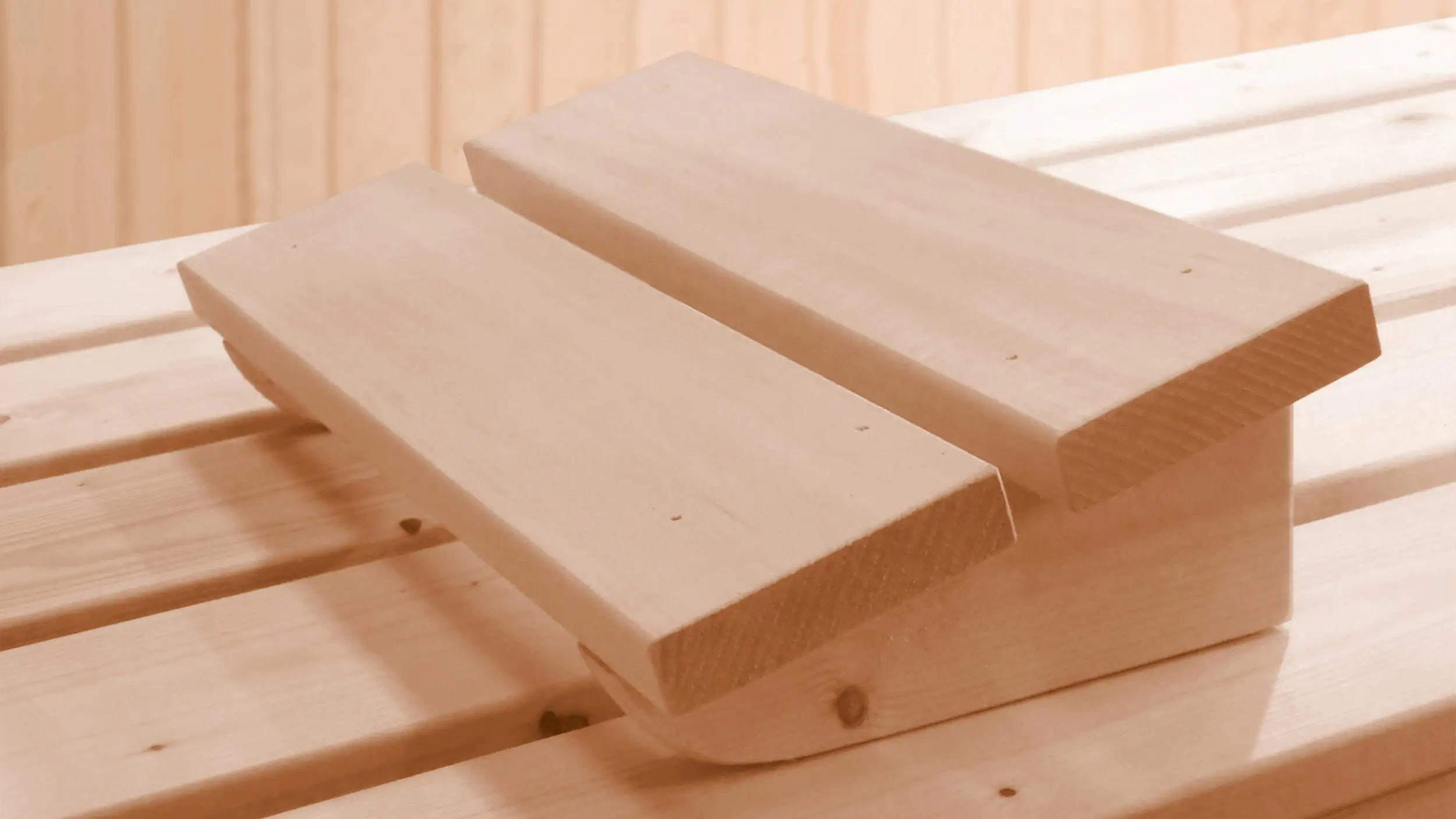 Weka Massivholz-Sauna Valida Eck 1 .8 GT mit Sicherheitsglastür