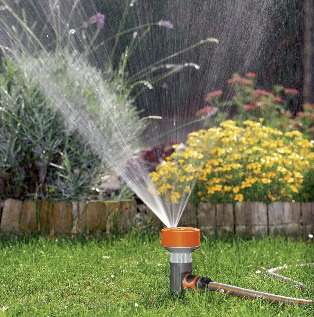 4078500206808_1163003 Gardena 4-Flächenregner Twist