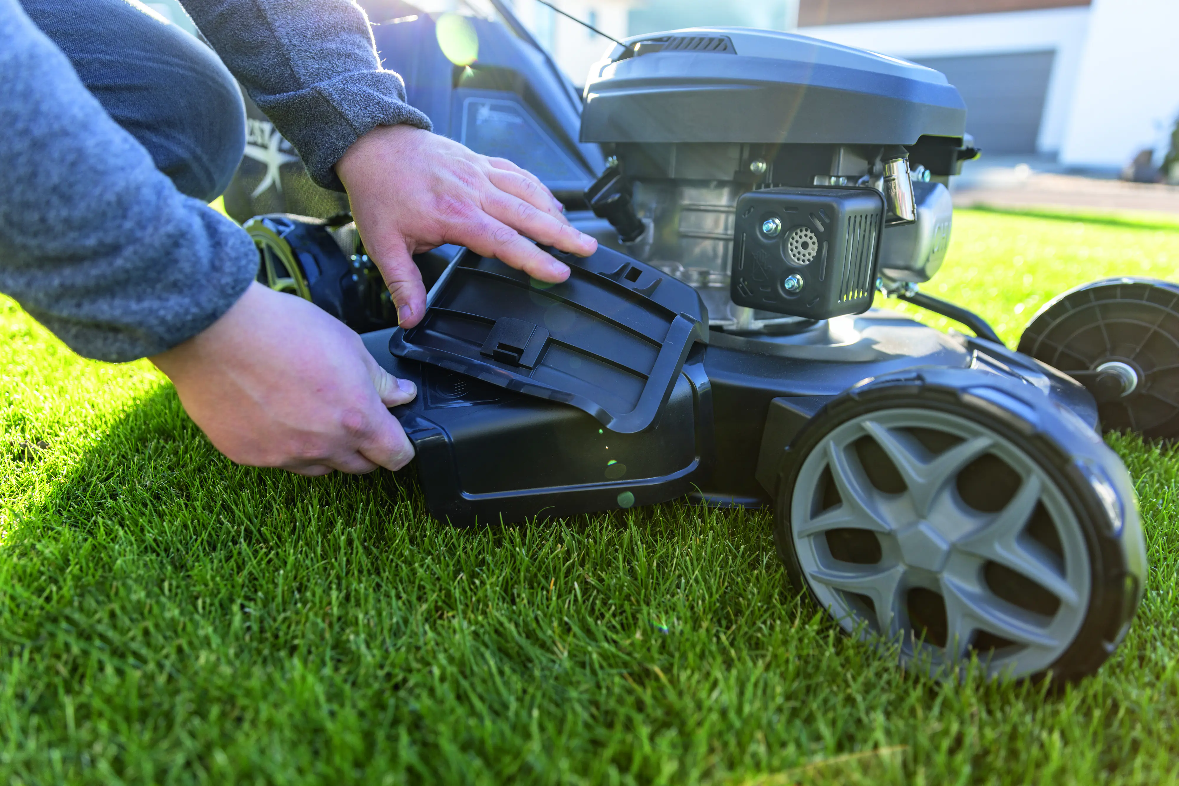 Woodster Benzin-Rasenmäher BLM460-161S 2,6 kW 46 cm Schnittbreite Woodster Benzin-Rasenmäher BLM460-161S 2,6 kW 46 cm Schnittbreite