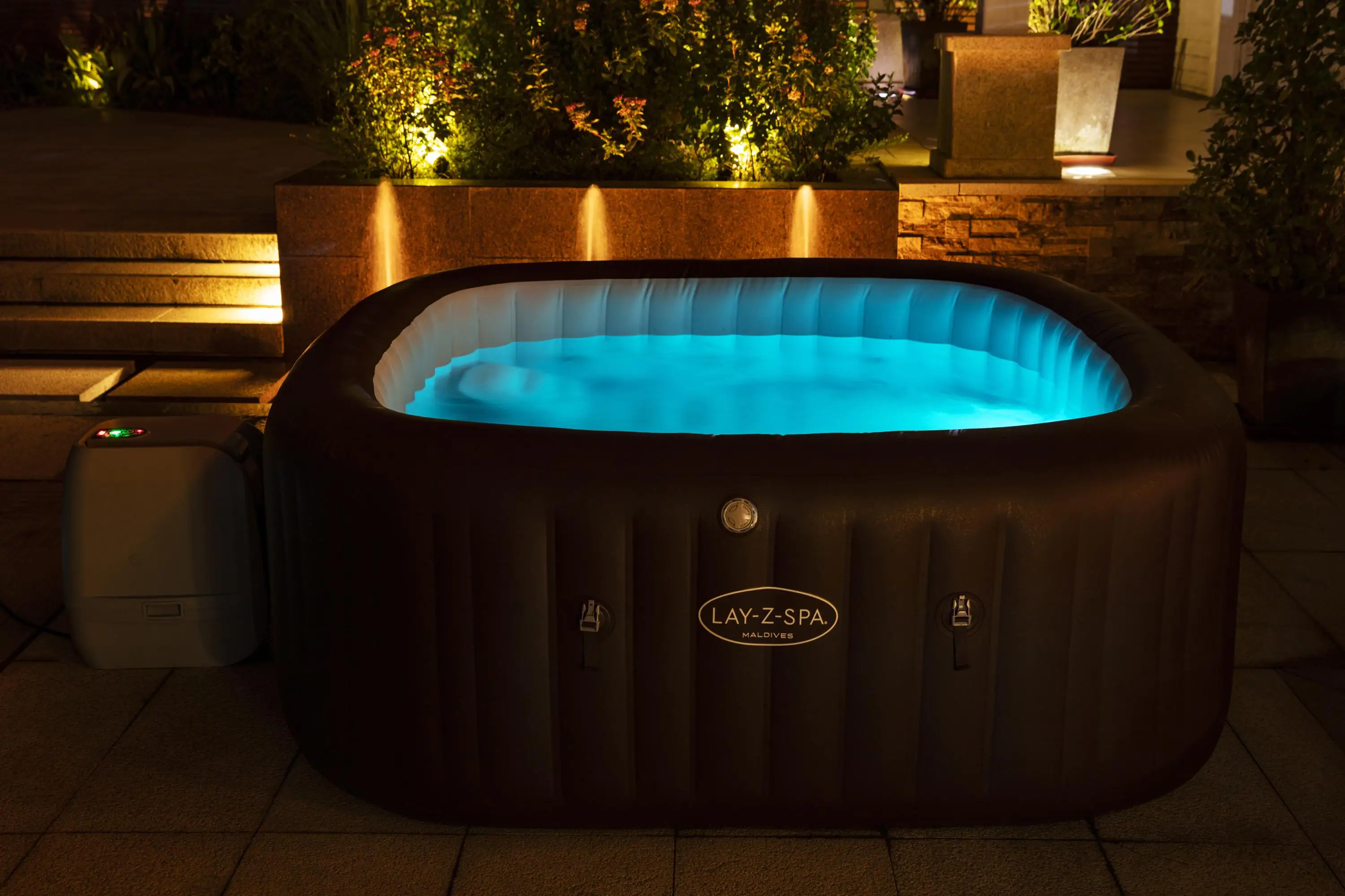 Bestway LAY-Z-SPA Maldives HydroJet Pro für bis zu 7 Personen Bestway LAY-Z-SPA Maldives HydroJet Pro für bis zu 7 Personen