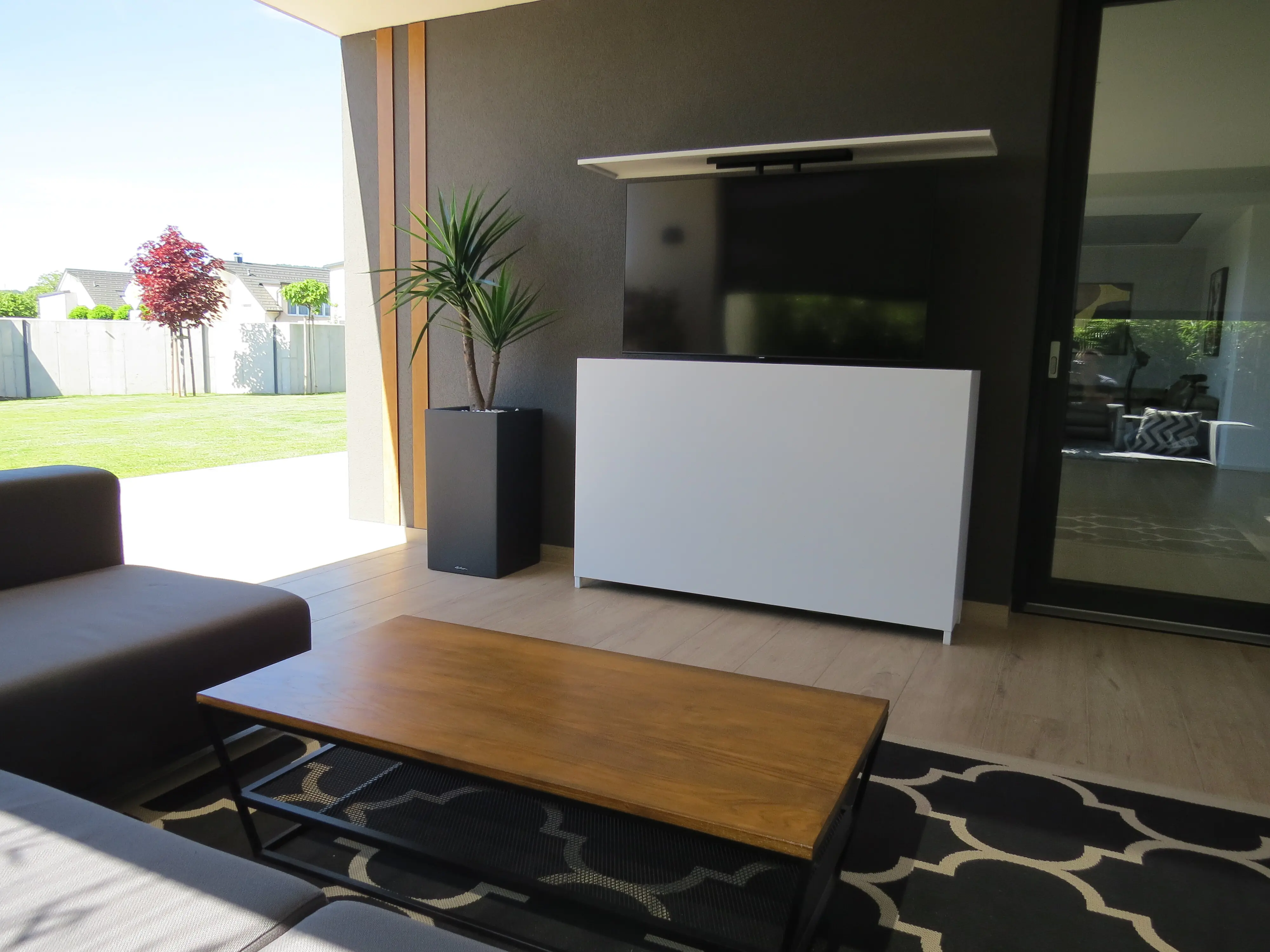 Bellano Living TV Lift Schrank Outdoor weiß Bellano Living TV Lift Schrank Outdoor weiß