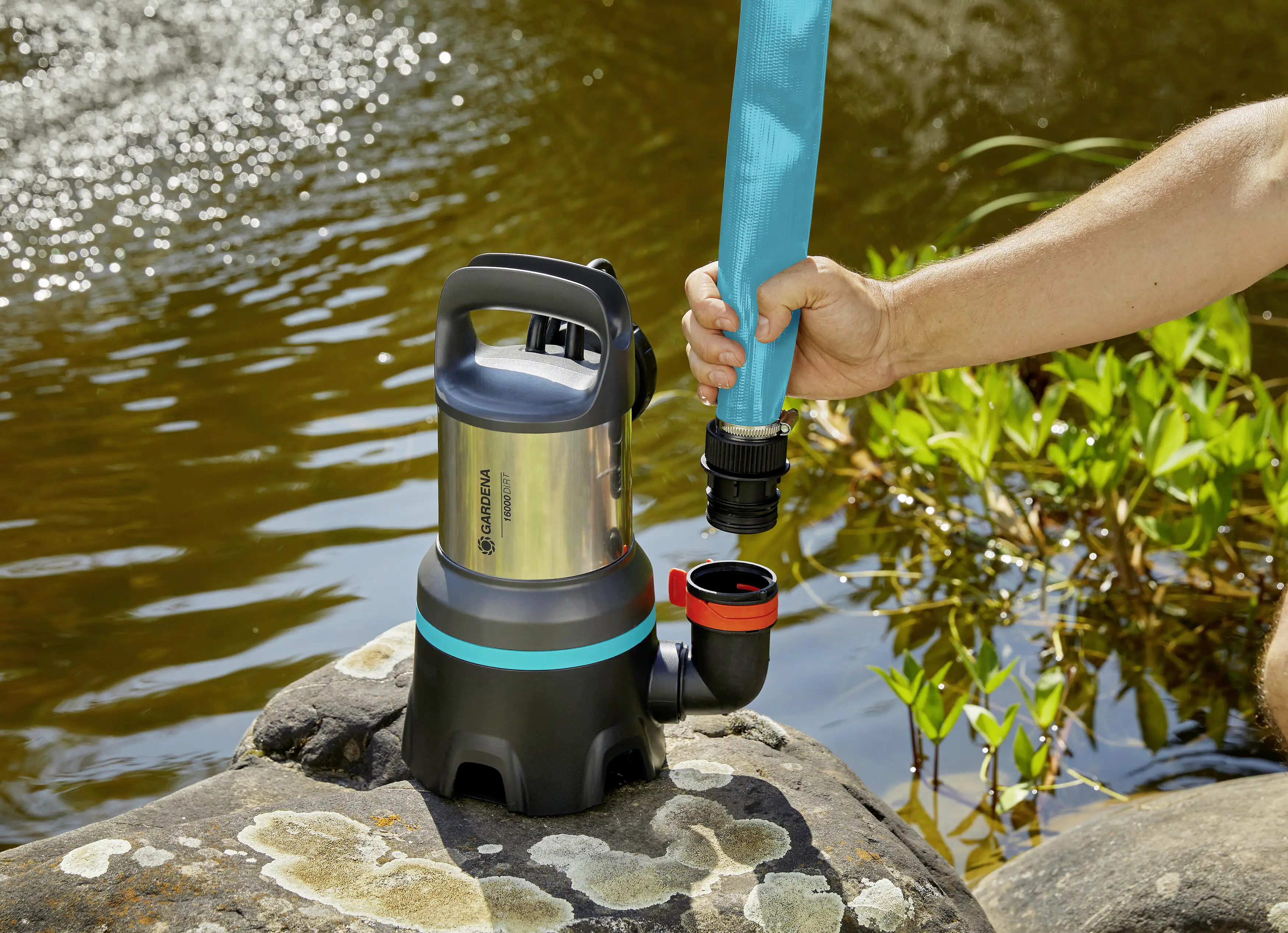 Gardena Schmutzwasser Tauchpumpe 16000 l/h 7 m 450 Watt inkl. Anschlussschellensatz